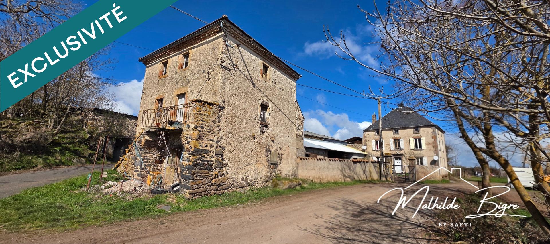 Ensemble immobilier avec longère et bâtis