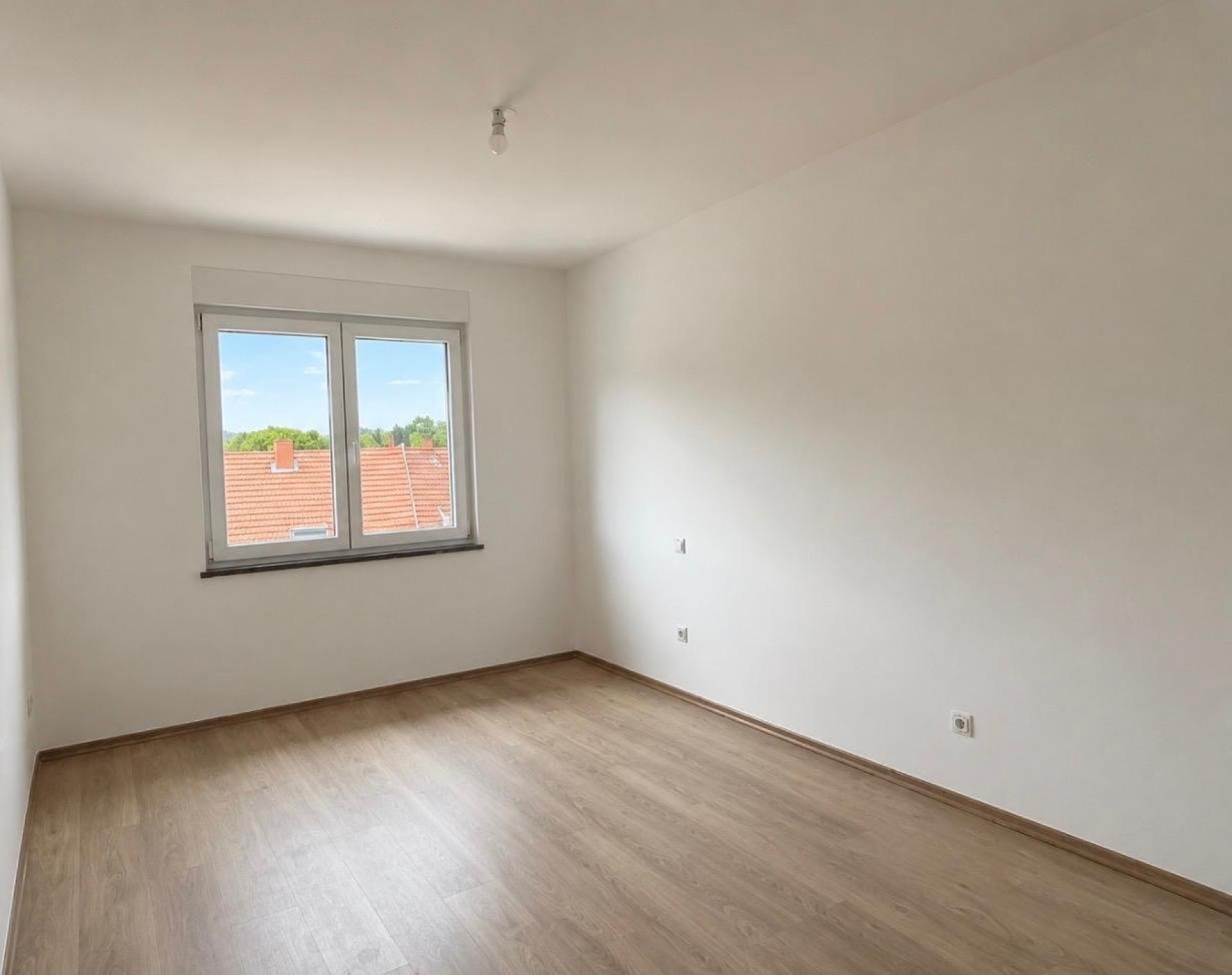 Photo 3 of the listing.