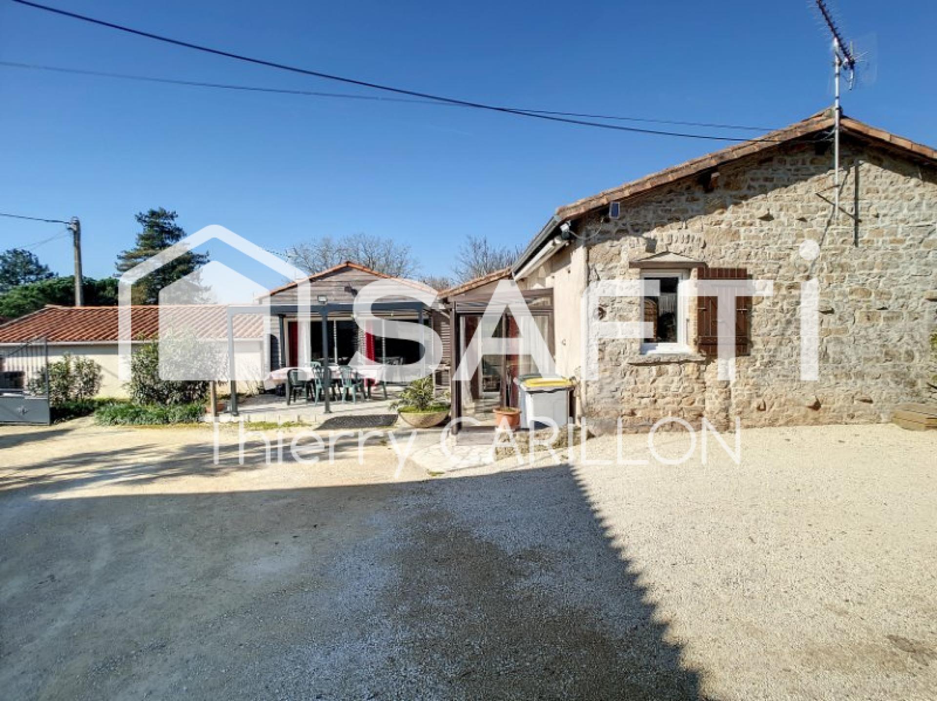 MAISON A LA CAMPAGNE AVEC GRAND STUDIO