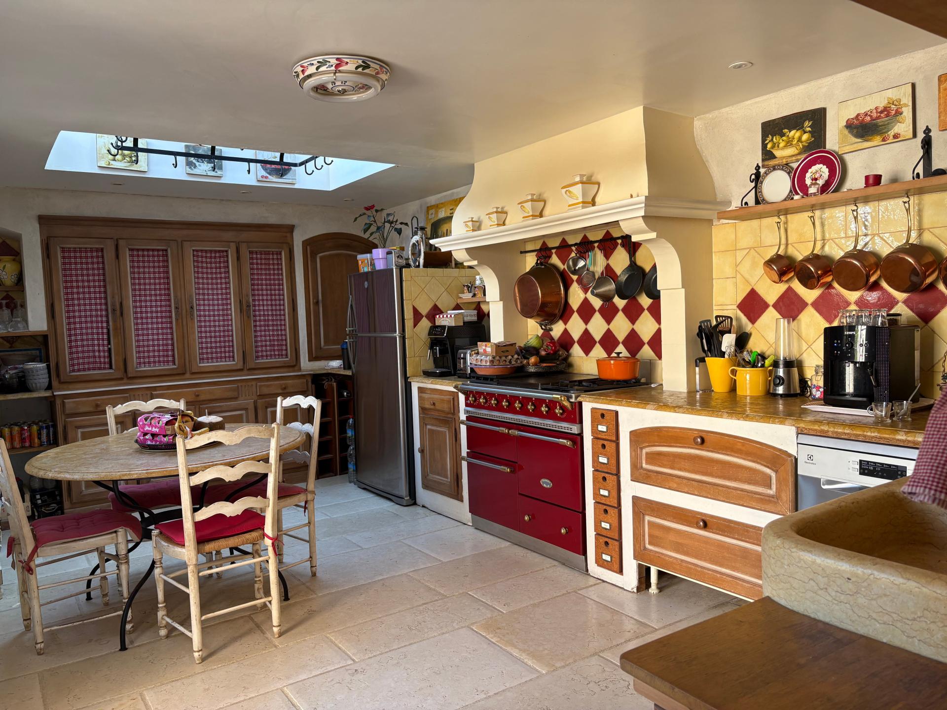 Photo 6 of the listing.
