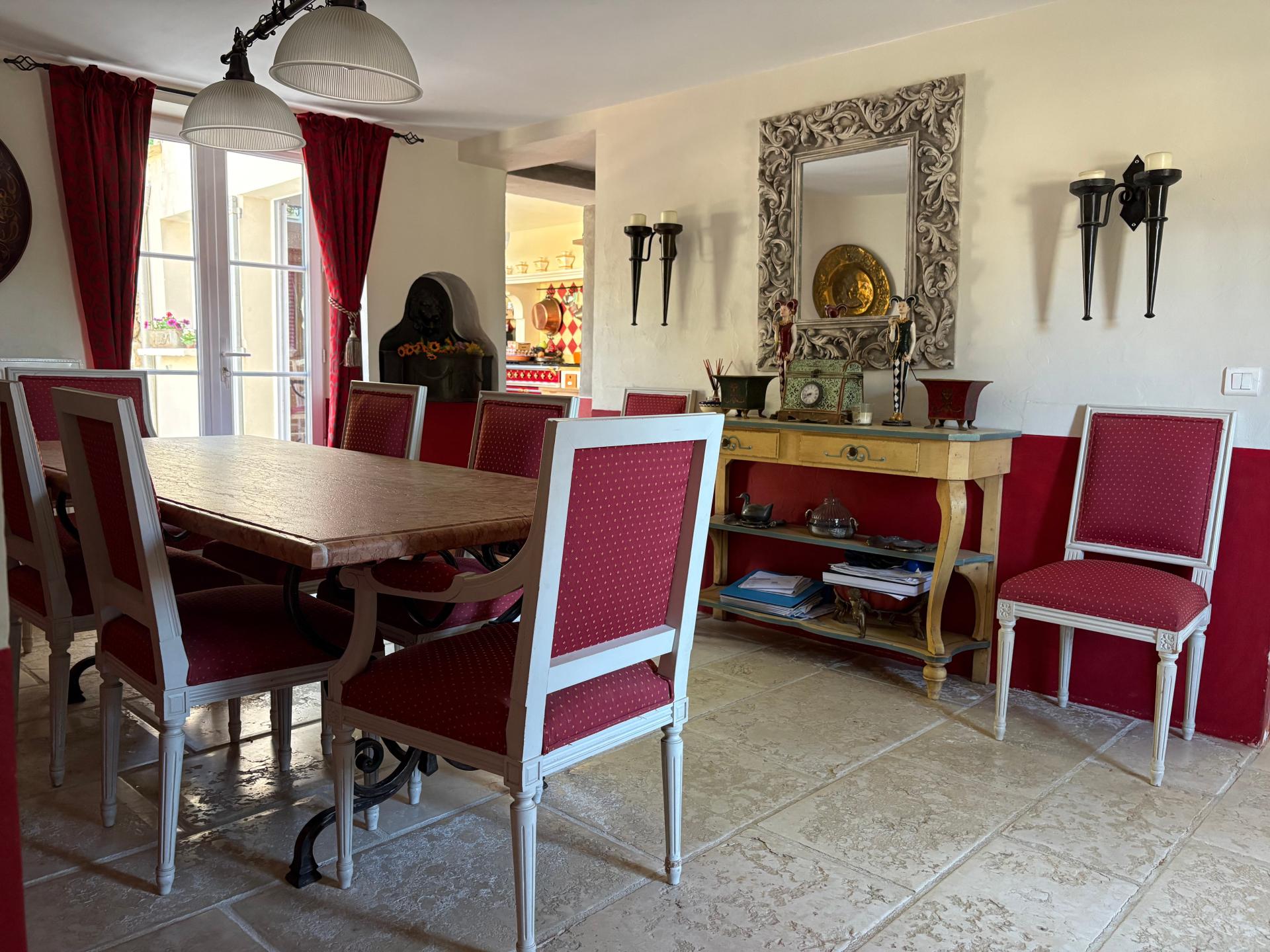 Photo 9 of the listing.