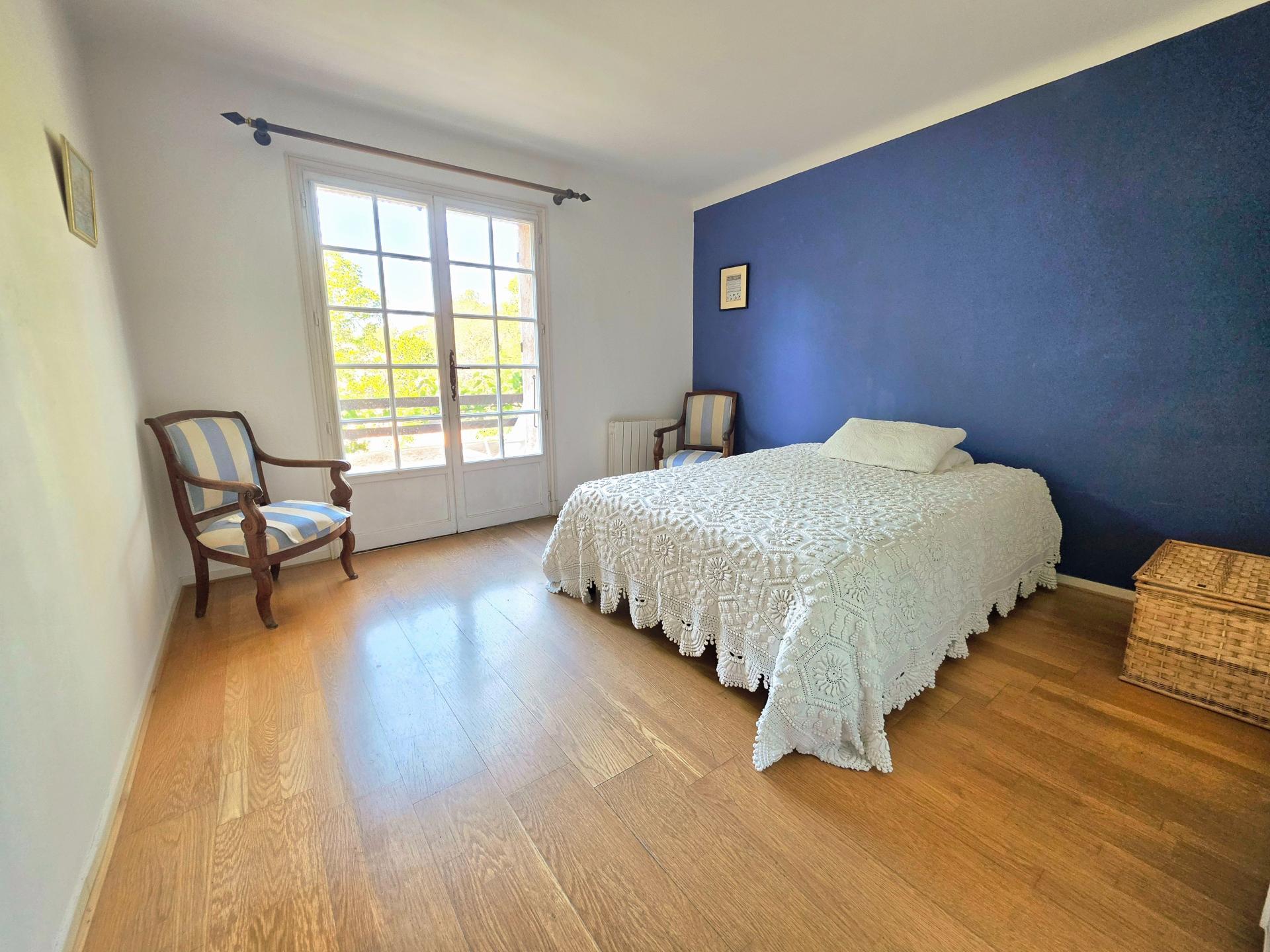 Photo 9 of the listing.