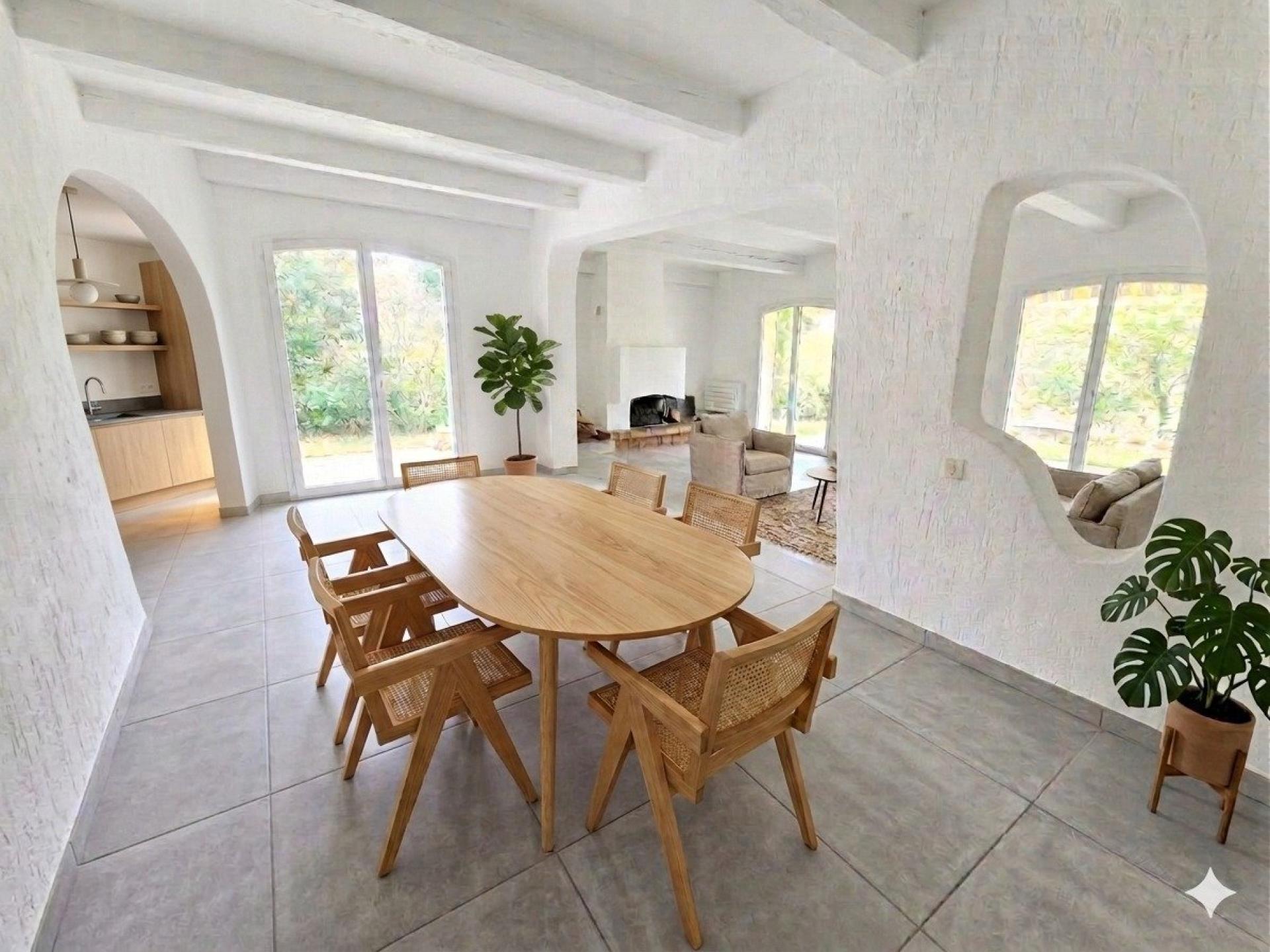 Photo 5 of the listing.