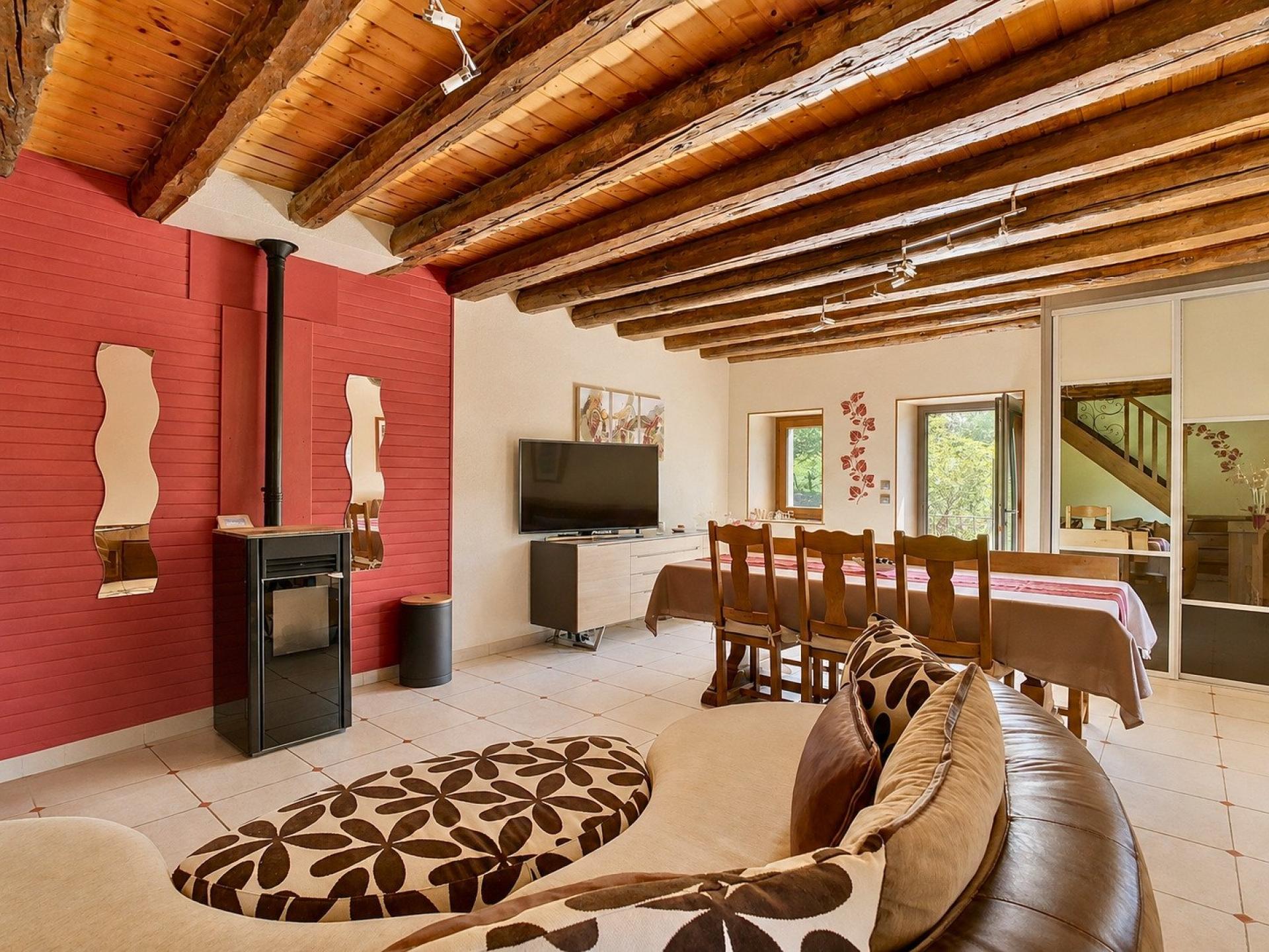 Photo 8 of the listing.