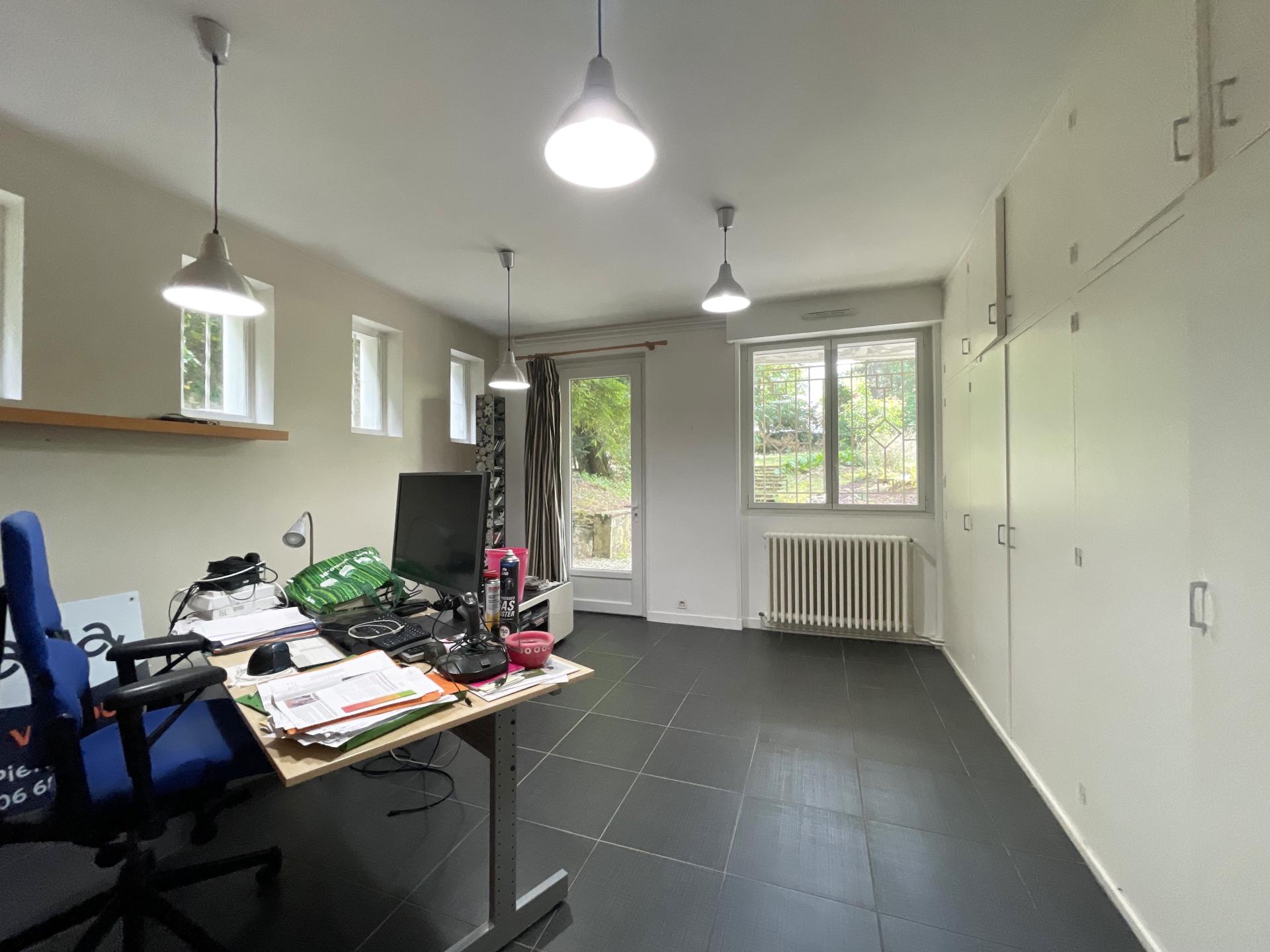 Photo 6 of the listing.
