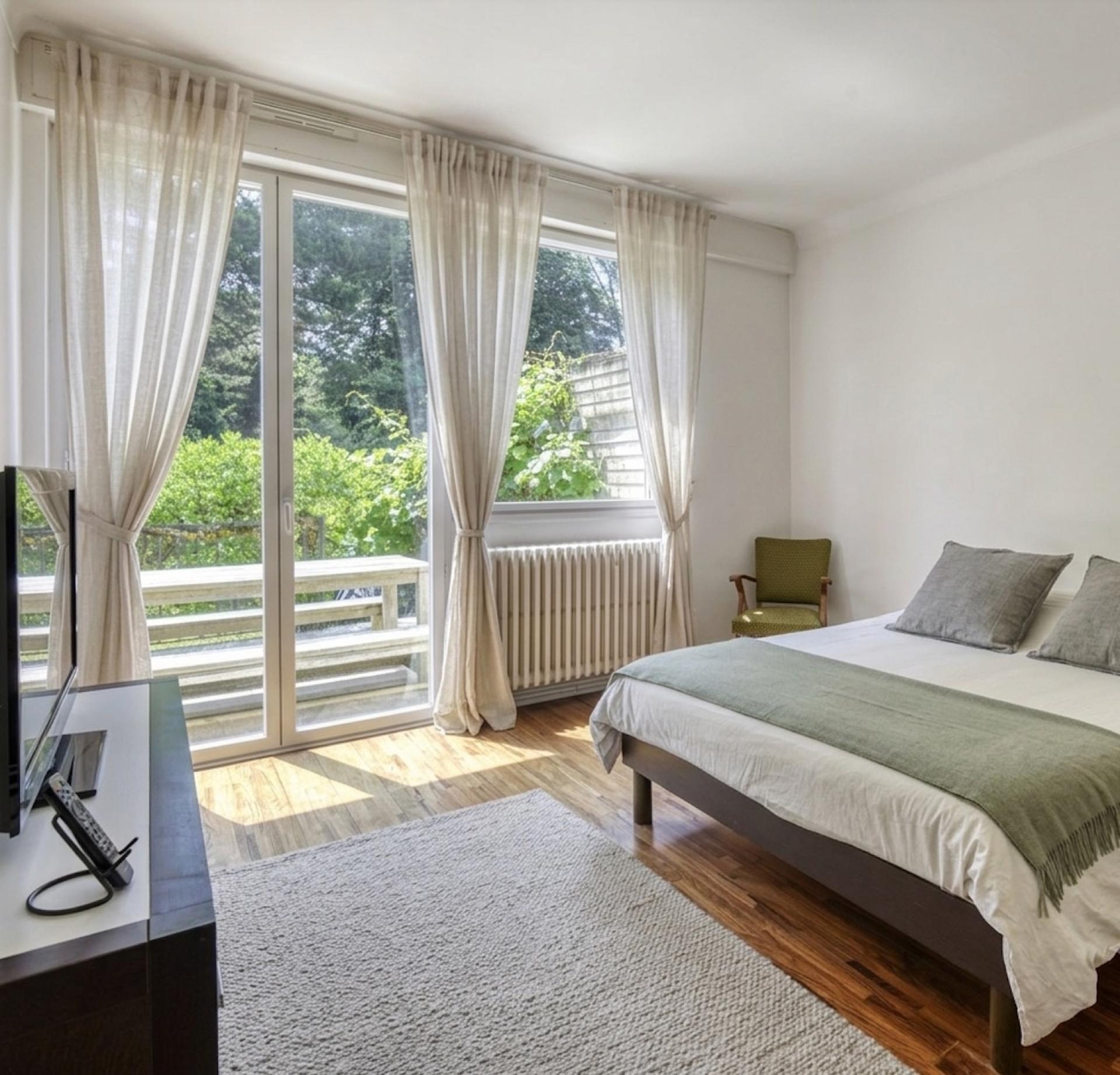 Photo 4 of the listing.