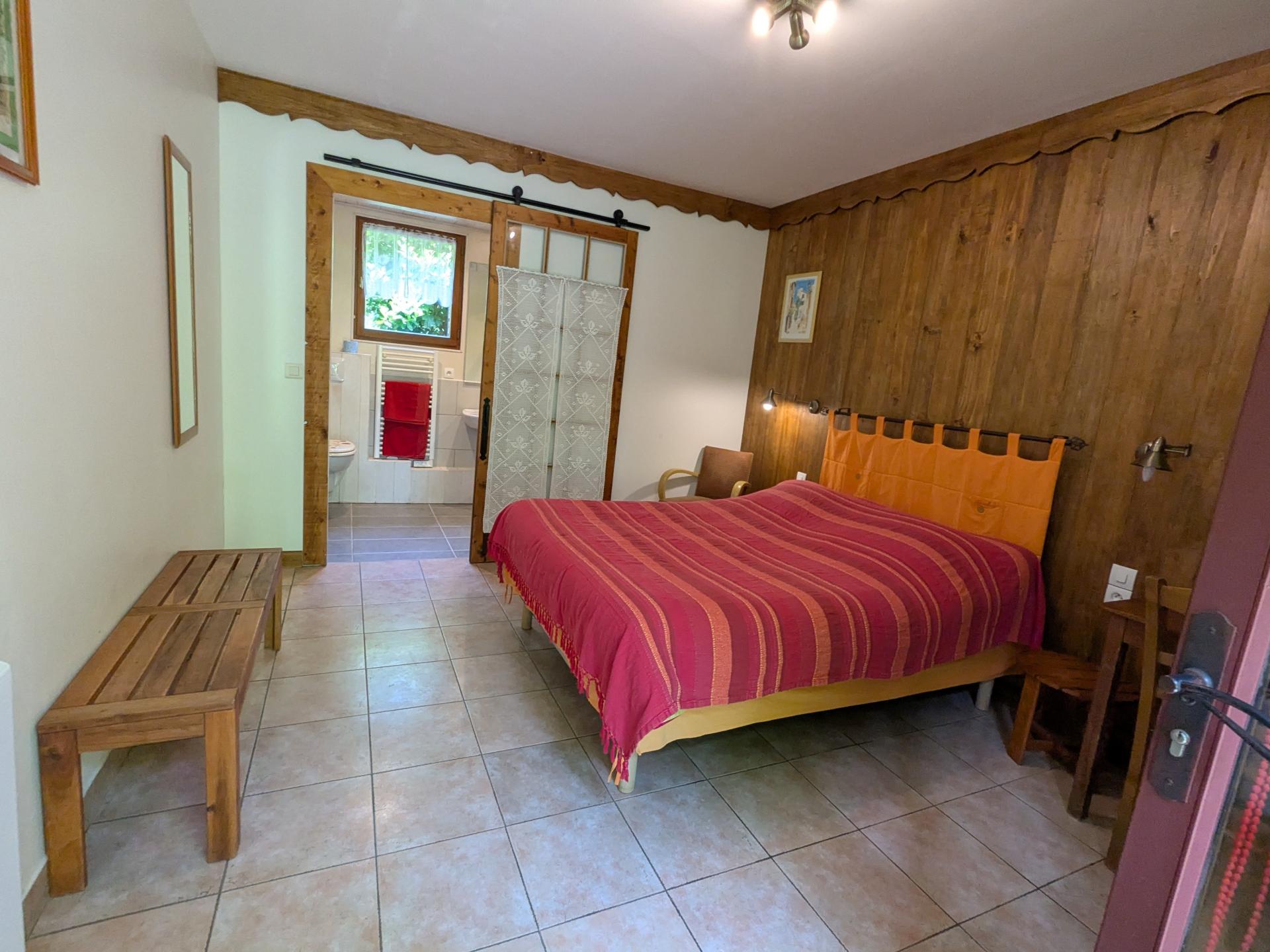 Photo 7 of the listing.