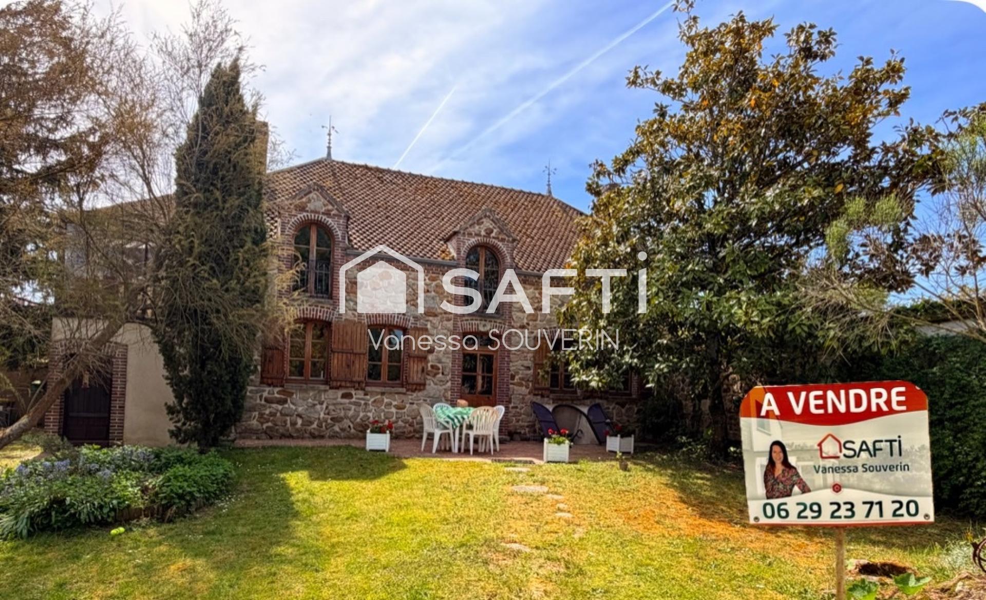 Propriétée composée de 2 maisons sur 920 m2 clos