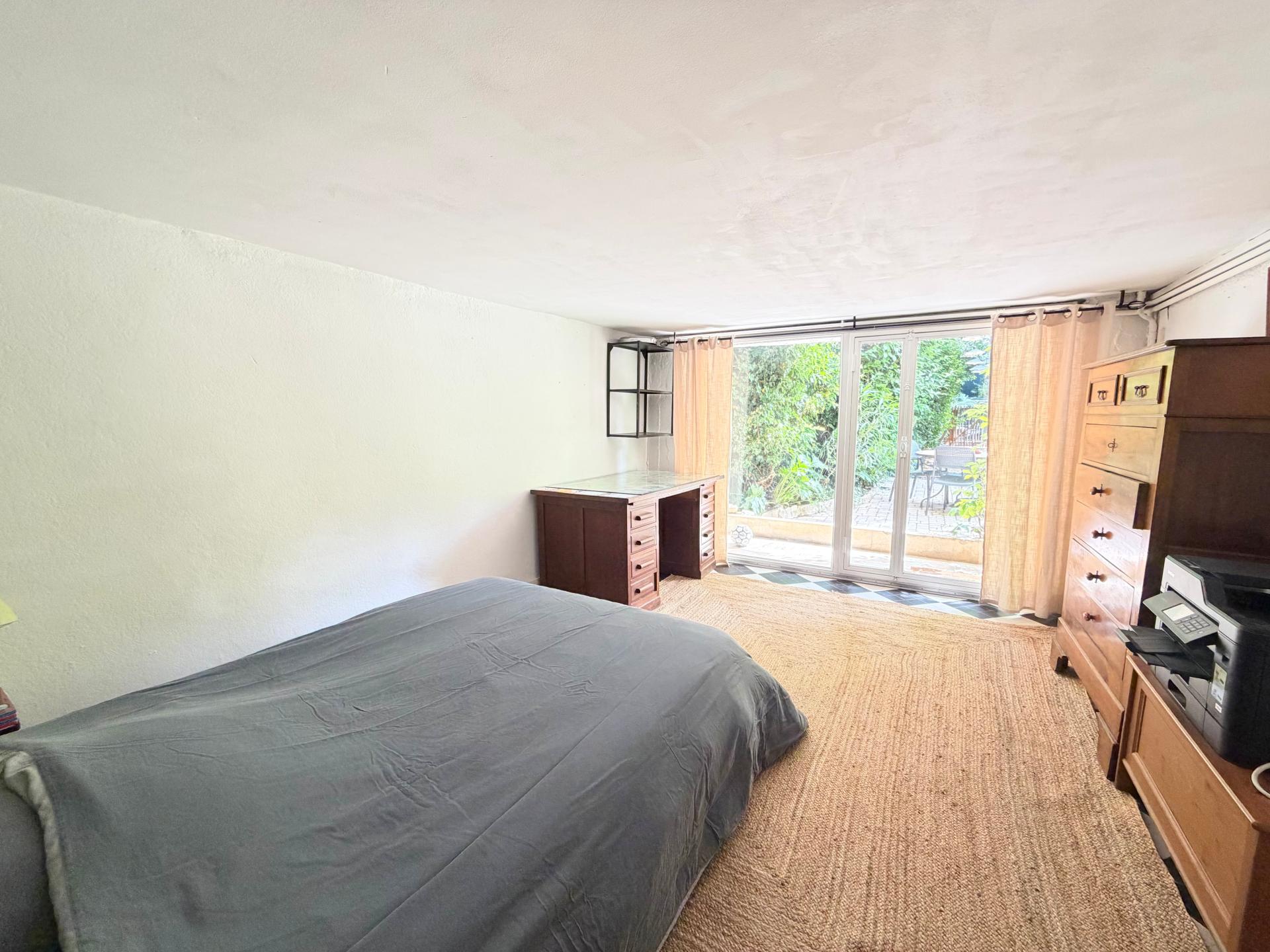 Photo 12 of the listing.