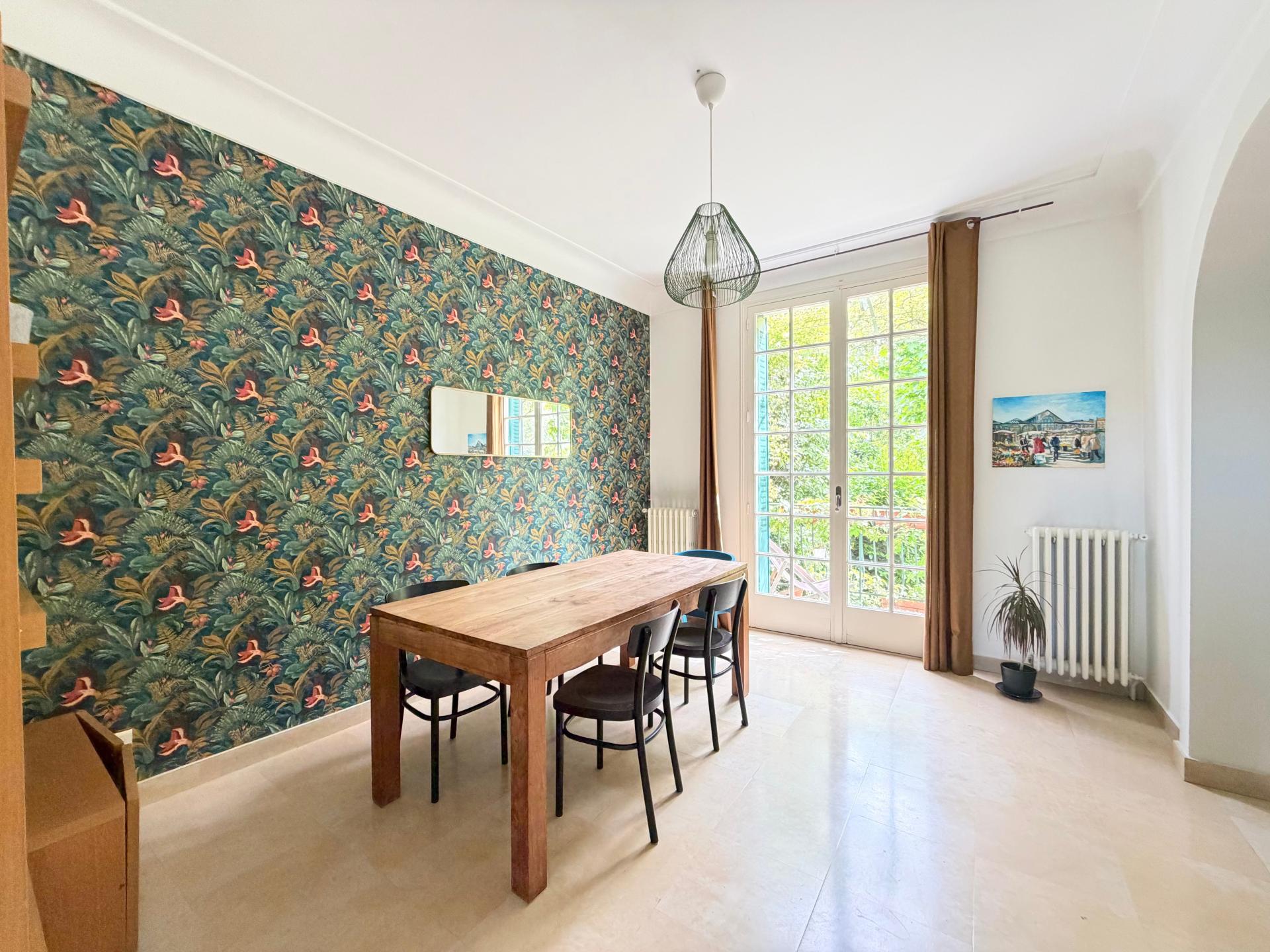 Photo 4 of the listing.