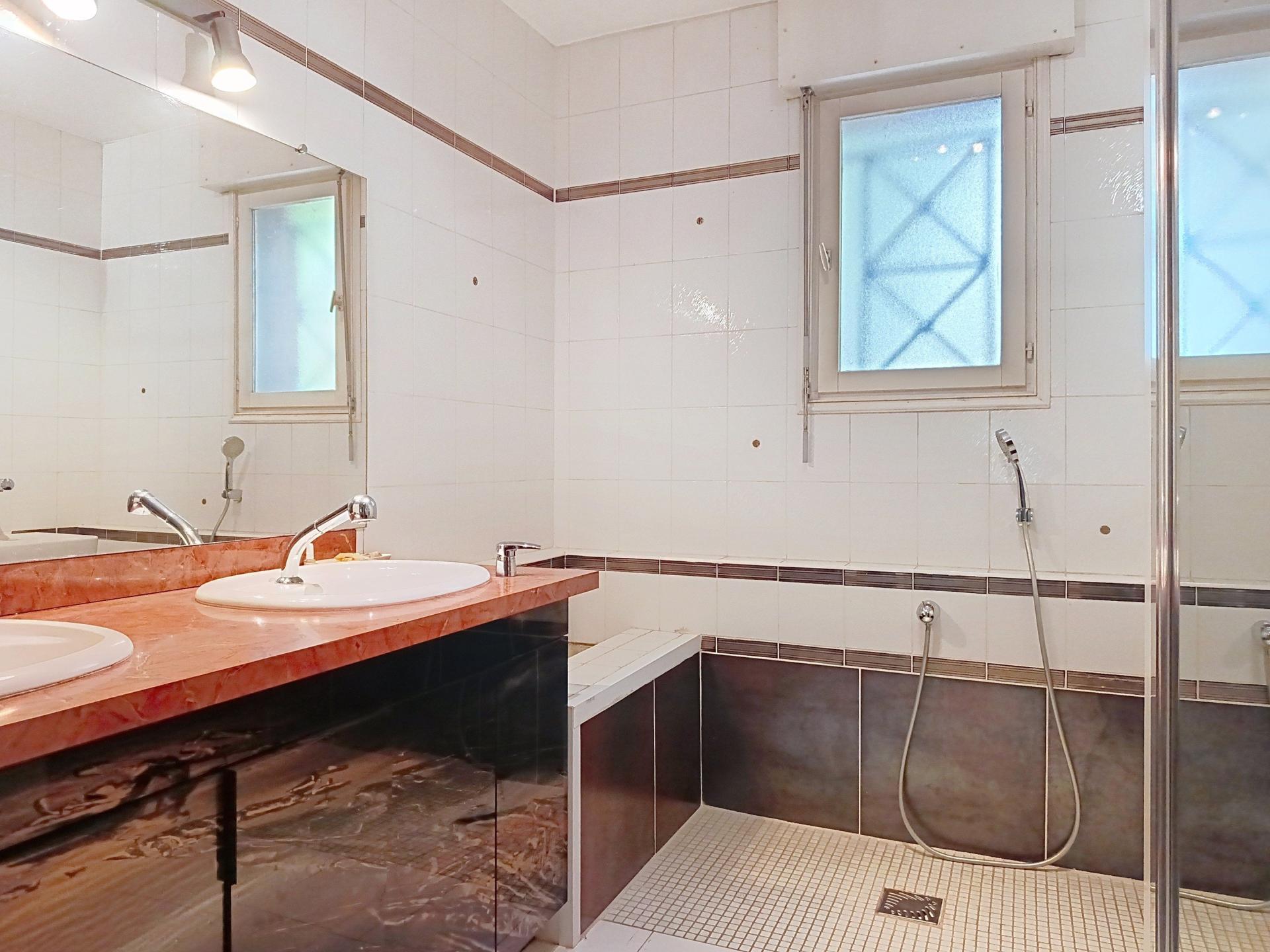 Photo 8 of the listing.