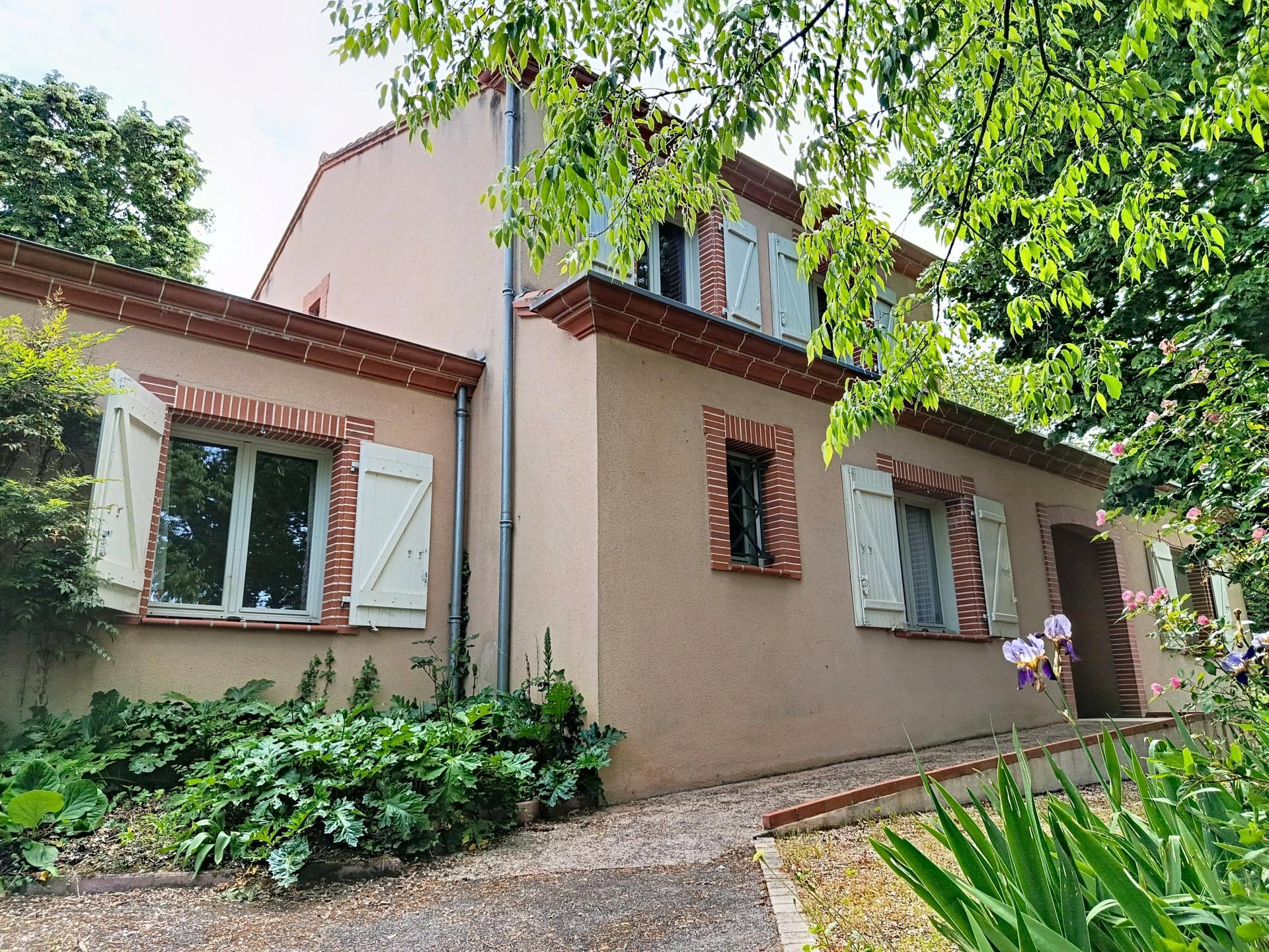 Photo 12 of the listing.