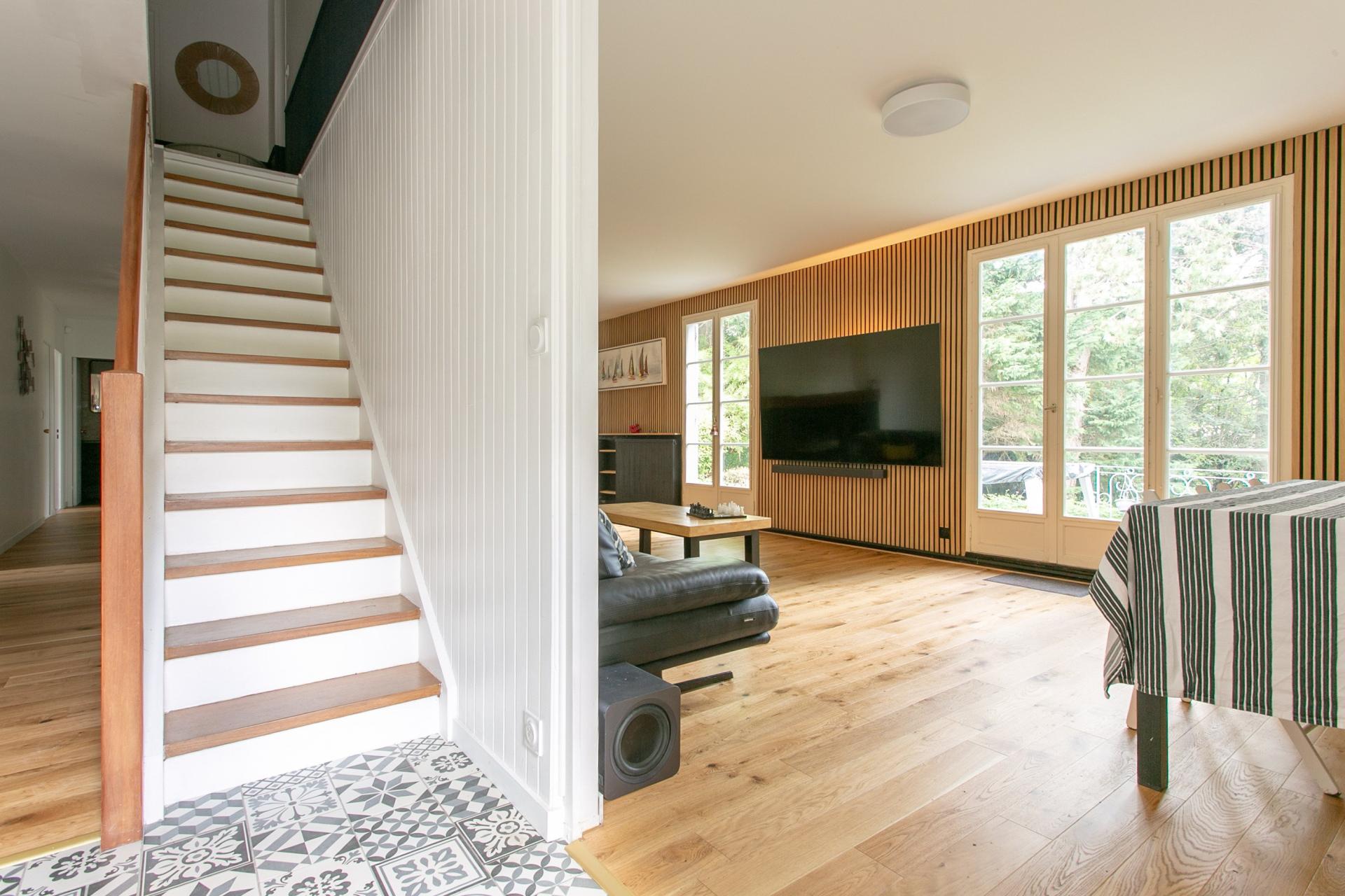 Photo 3 of the listing.