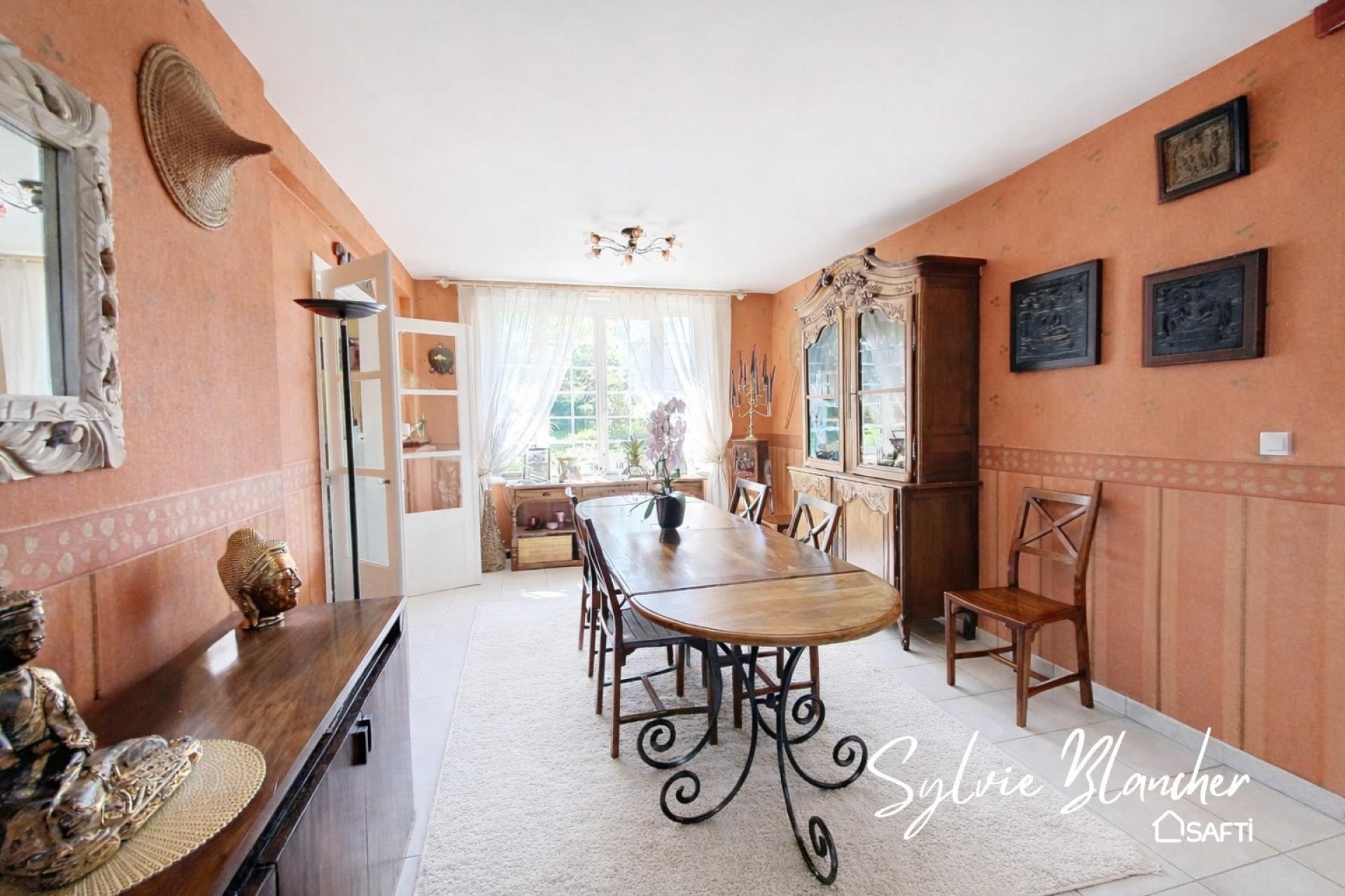 Photo 3 of the listing.