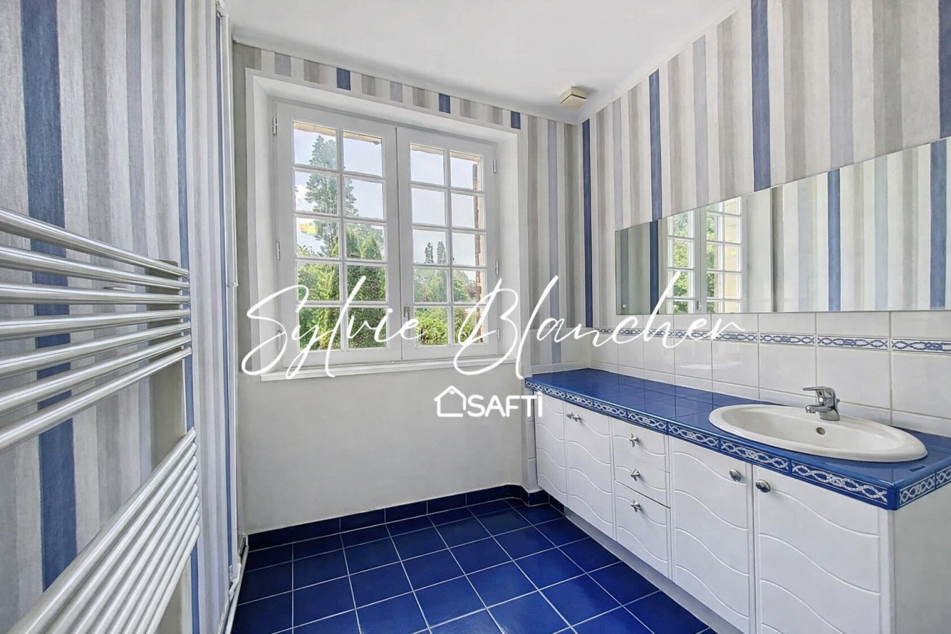 Photo 7 of the listing.