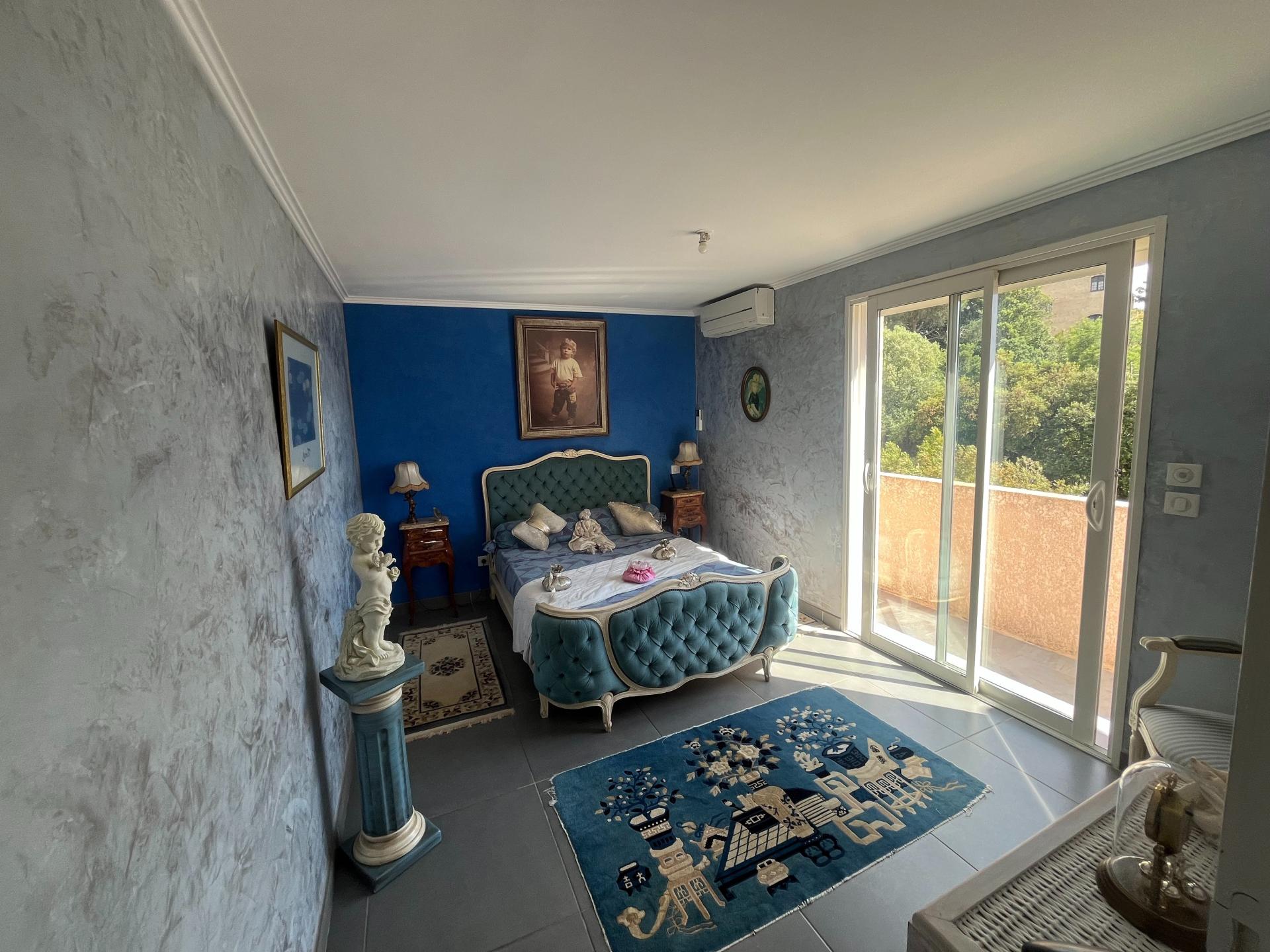 Photo 6 of the listing.
