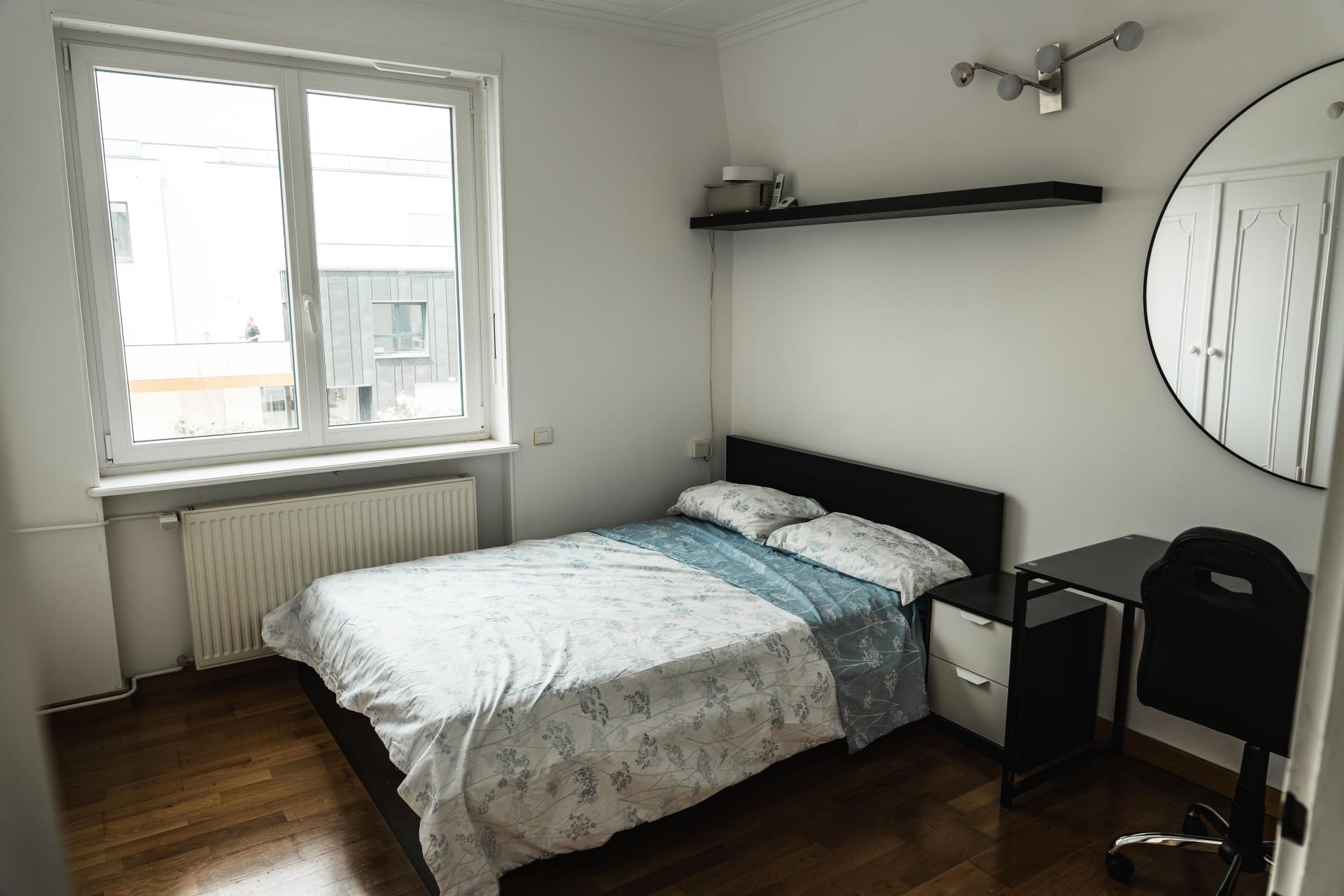 Photo 6 of the listing.