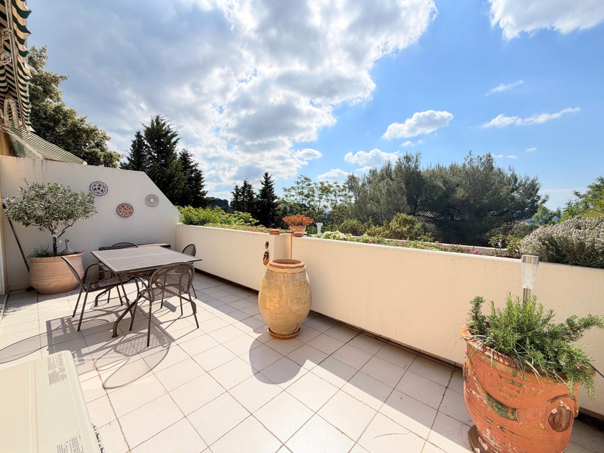Photo SAFTI — Appartement 4 pièces, 120 m² à Villeneuve Les Avignon 2