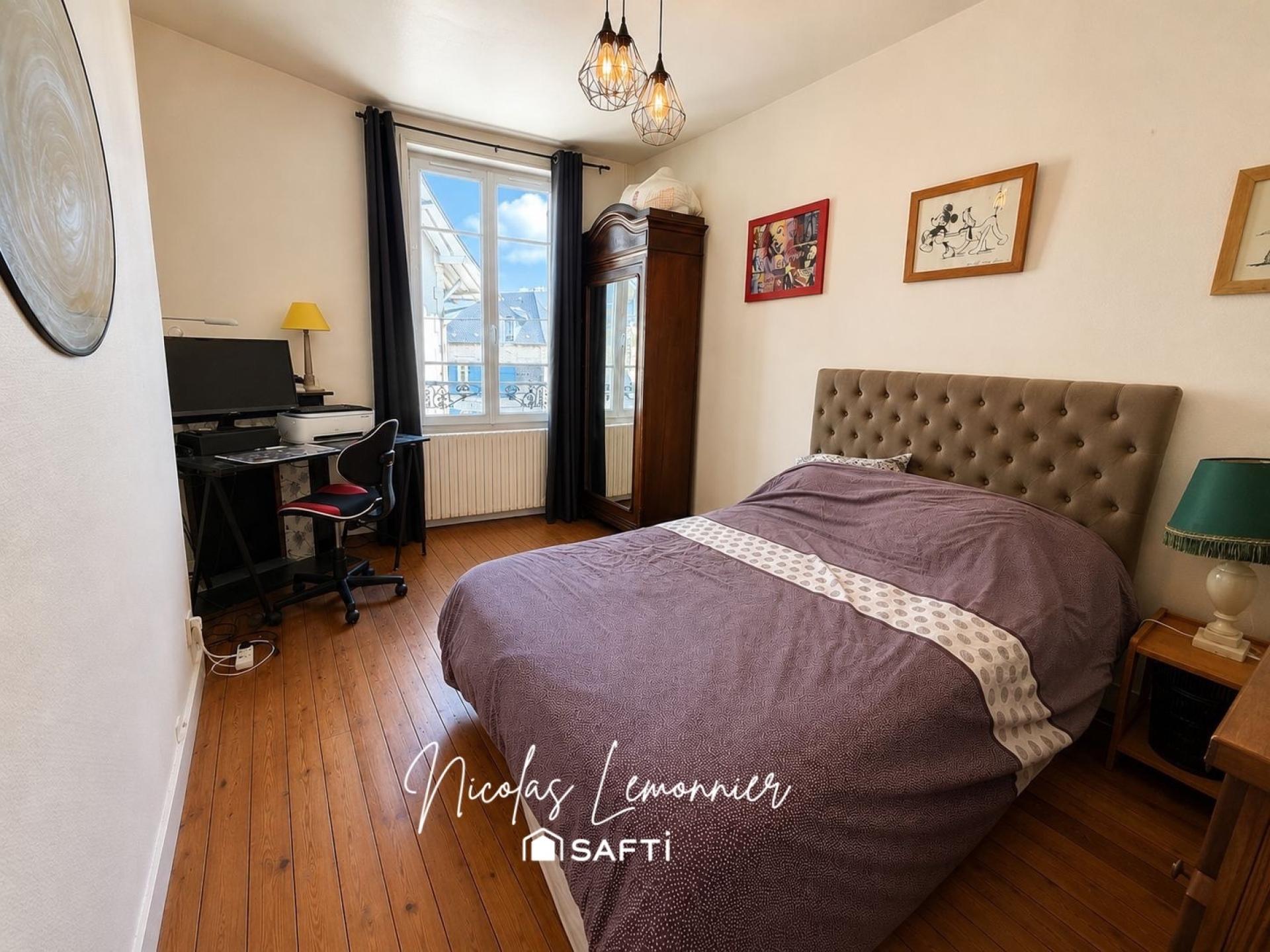 Photo 5 of the listing.