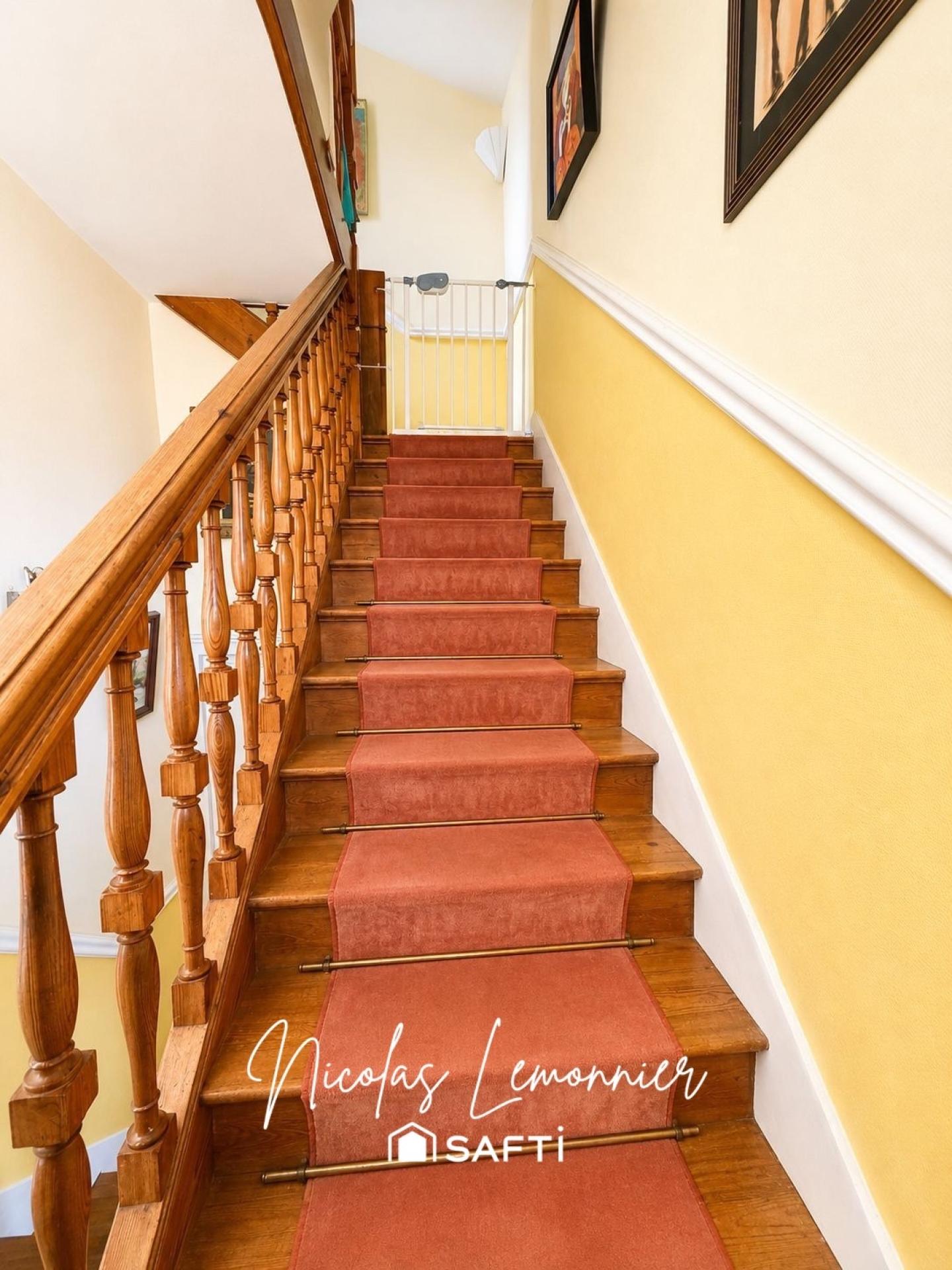 Photo 4 of the listing.