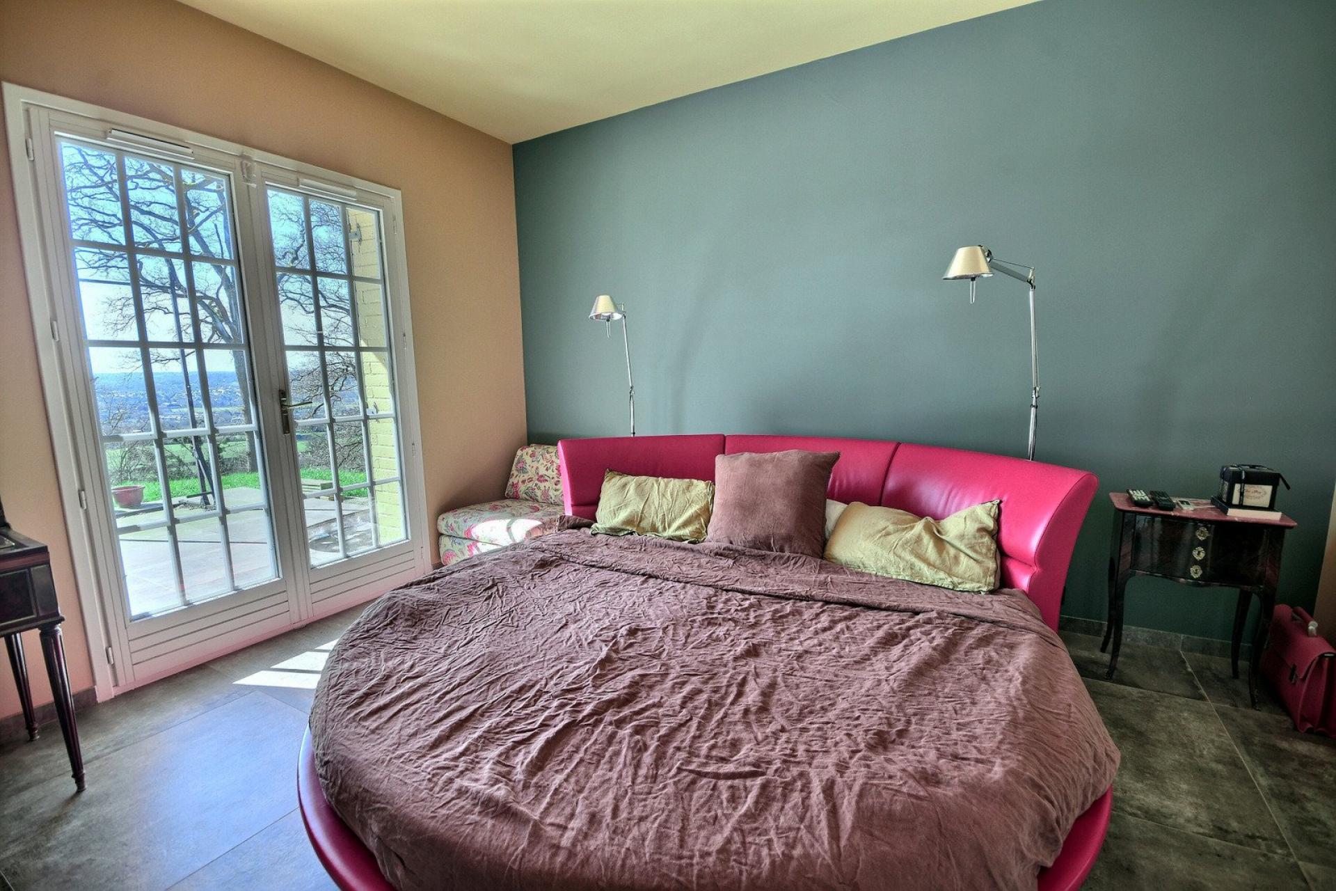 Photo 12 of the listing.