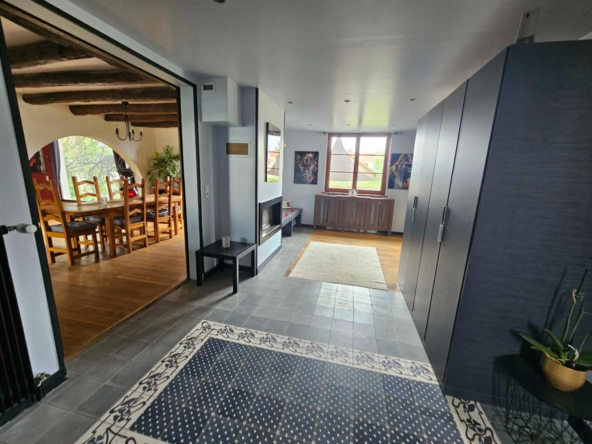 Photo 7 of the listing.