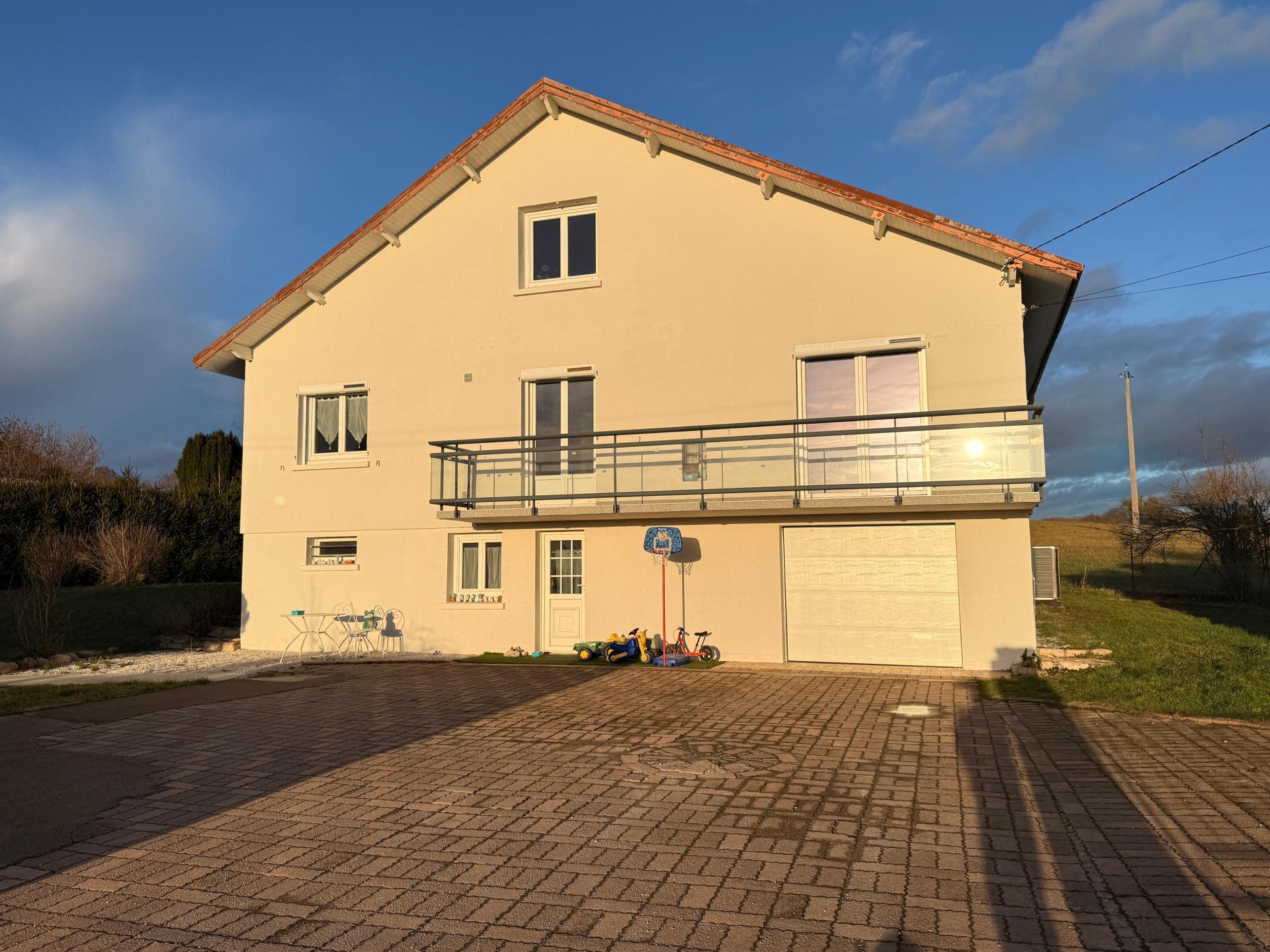 Maison de 1970 de 158 m2 rénovée, 4 ch, terrain de 1162 m2
