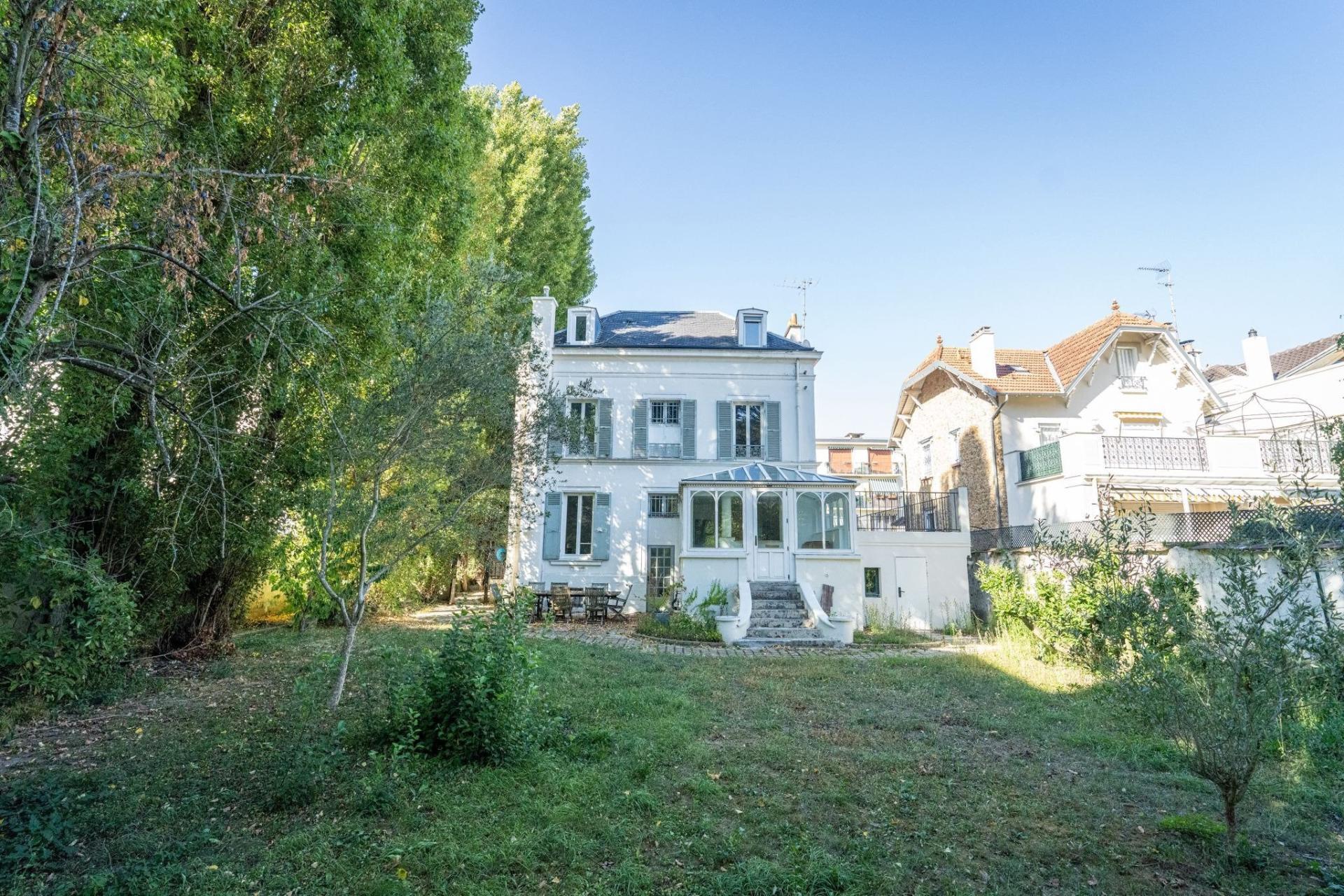Maison 8 pièces 193 m² · à Fontenay-sous-Bois · 193 m² · 2 280 000 €