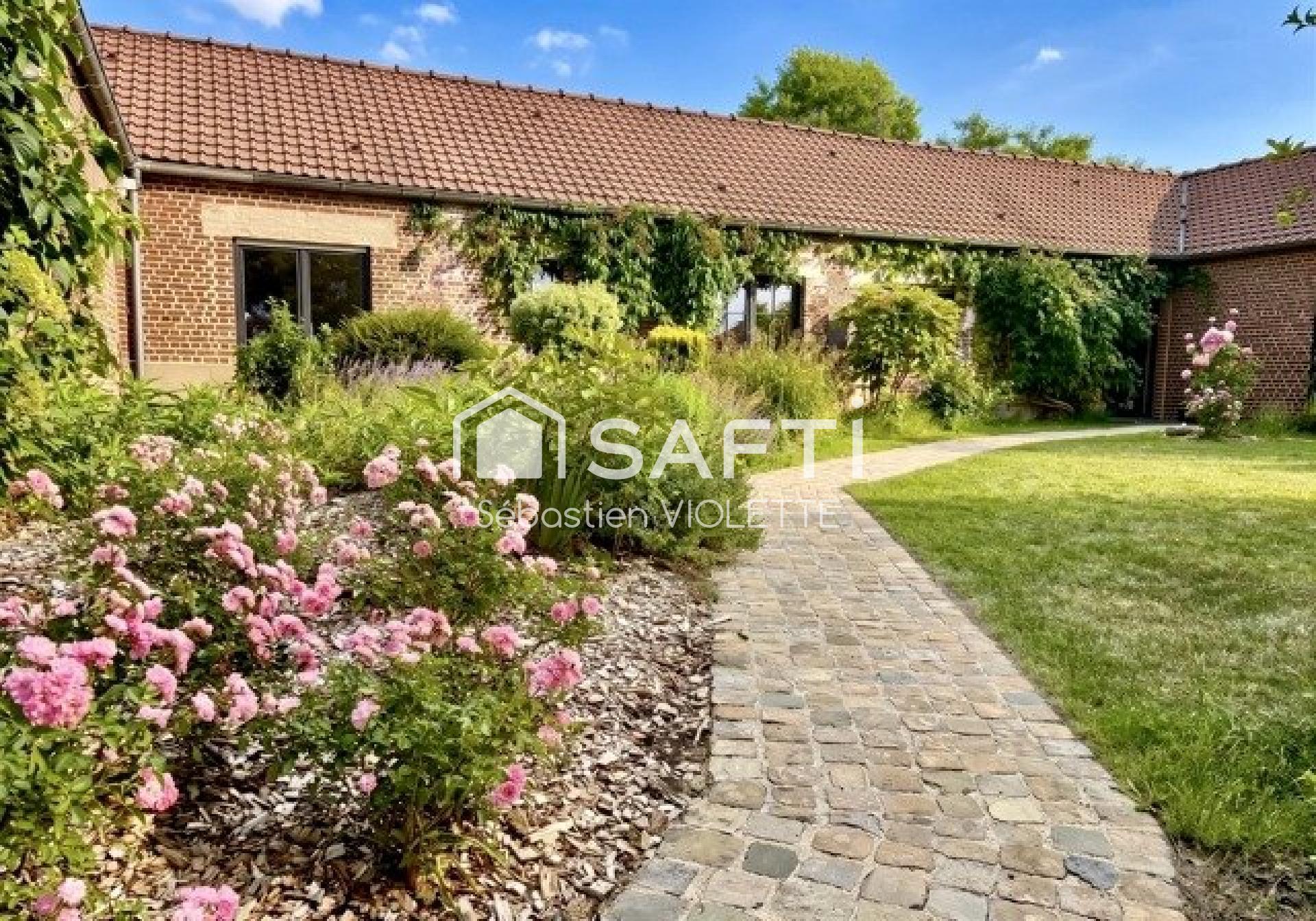 Corps de ferme rénové de plain-pied 274 m² – 5 chambres