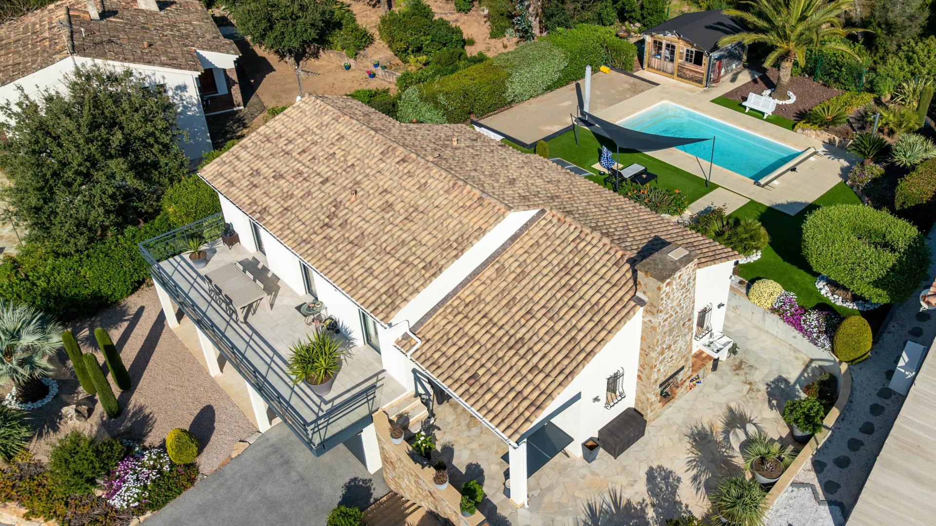 Photo 4 of the listing.