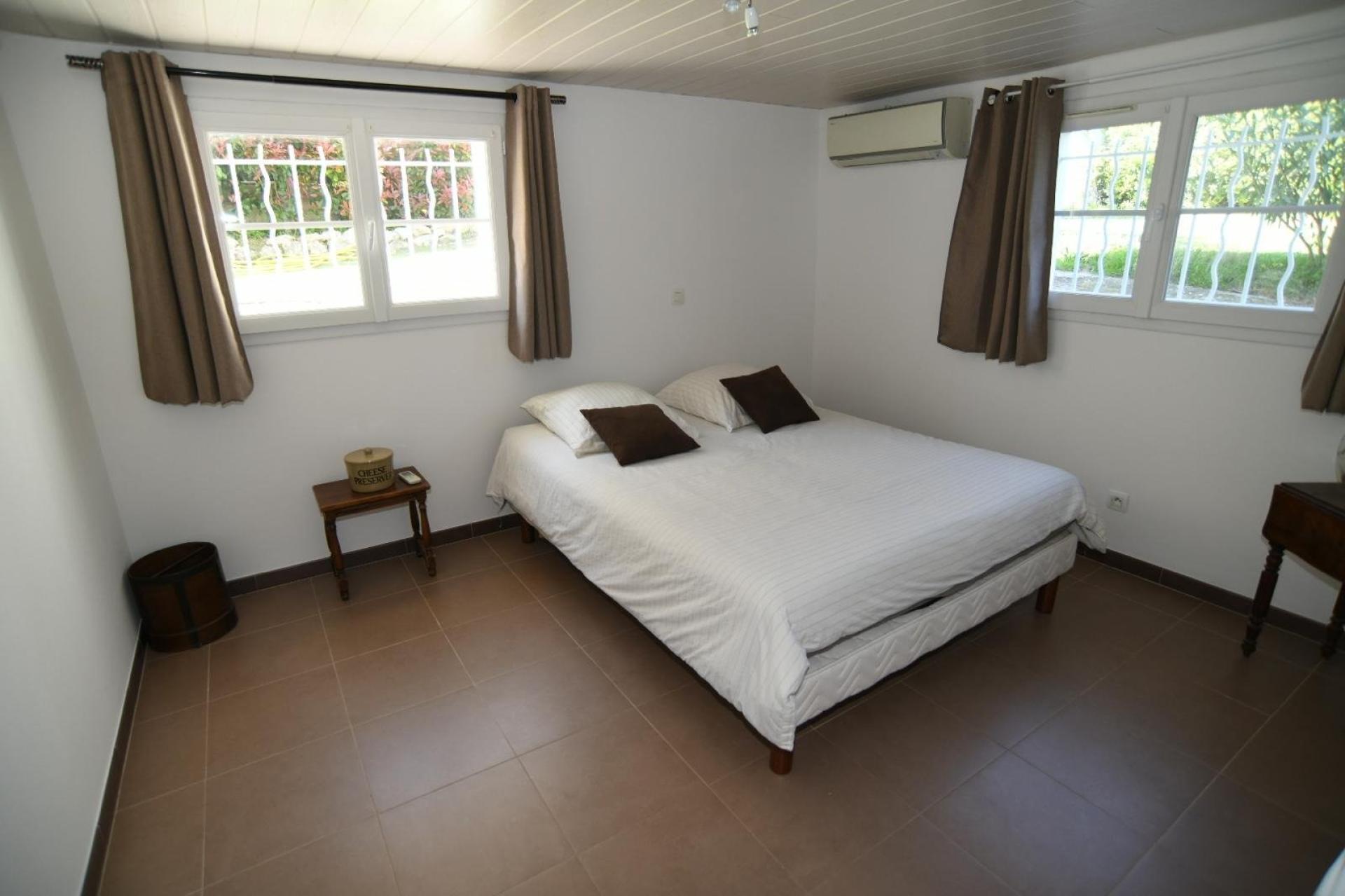 Photo 8 of the listing.