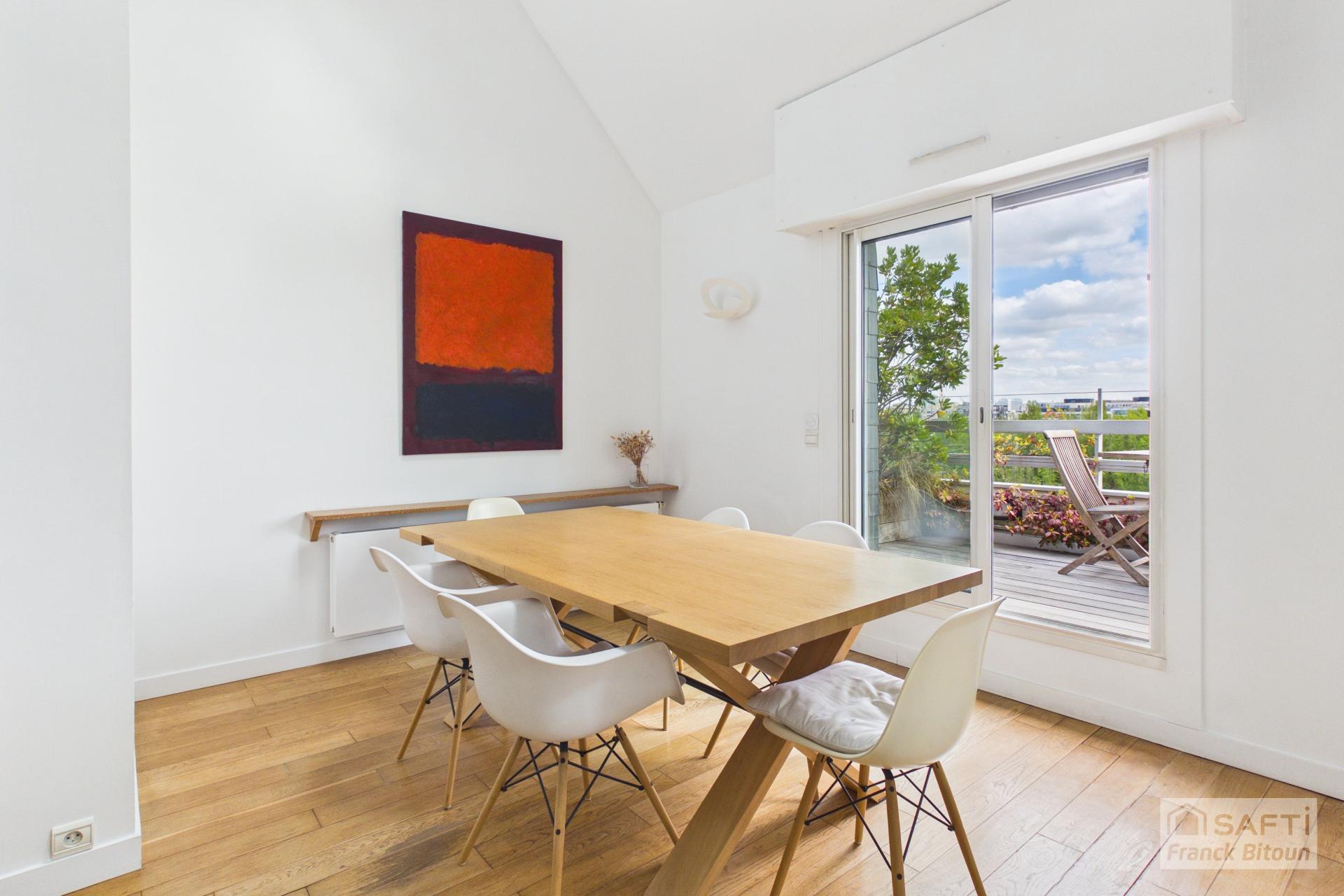 Photo 6 of the listing.