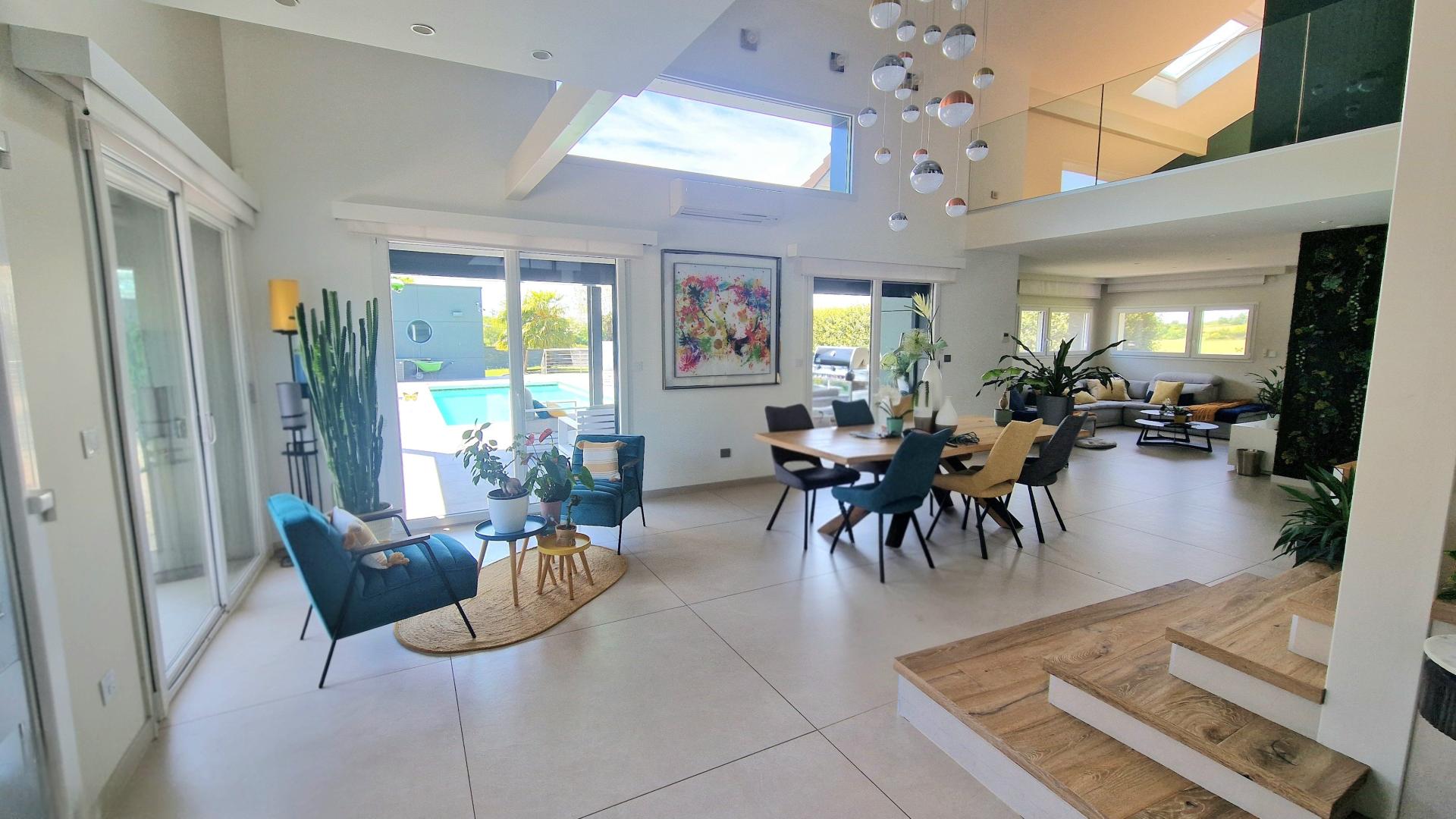 Photo 7 of the listing.