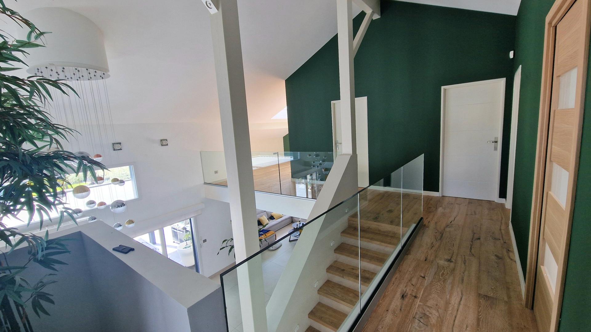 Photo 10 of the listing.