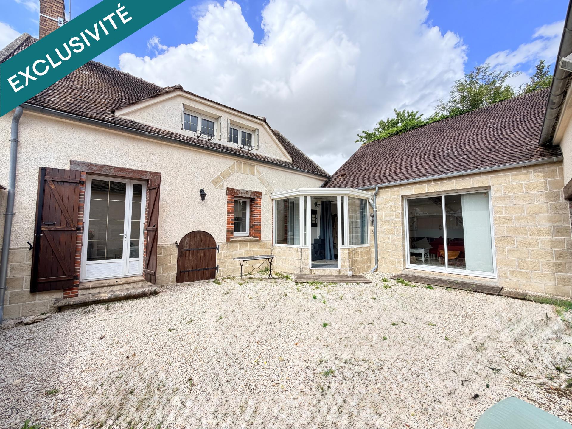 Charmante maison en pierre avec grange attenante et beaux volumes