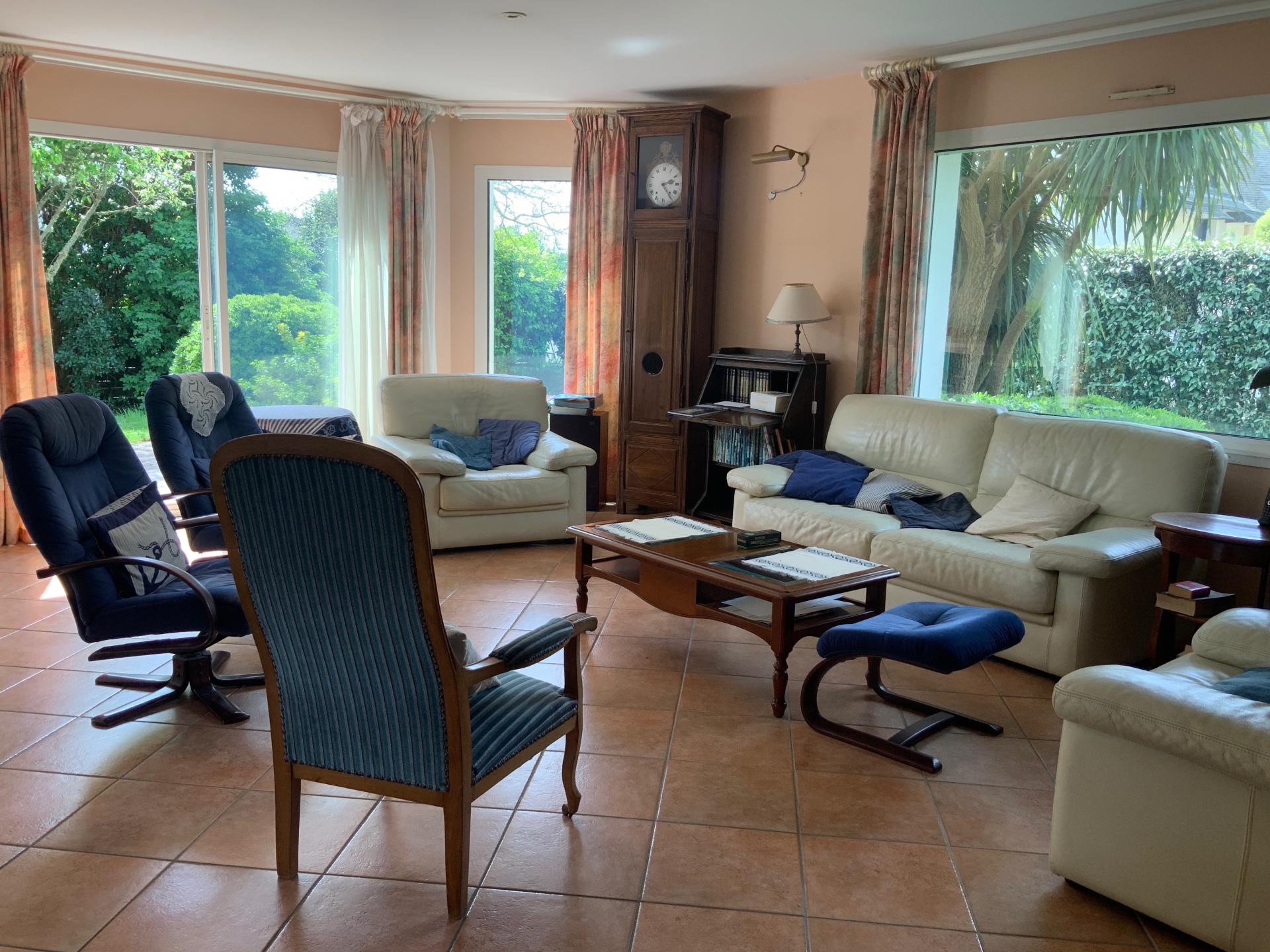 Photo 7 of the listing.