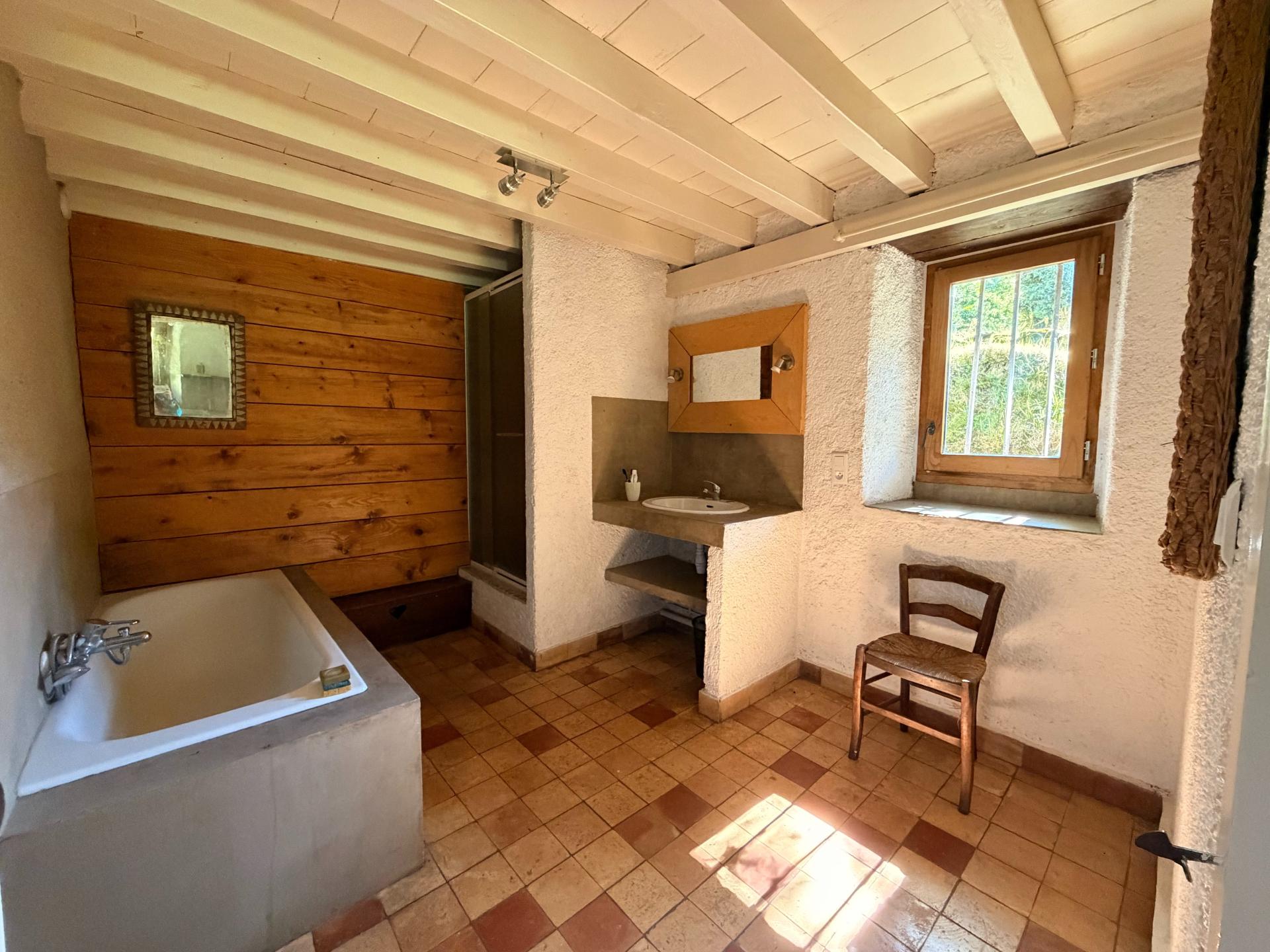 Photo 10 of the listing.