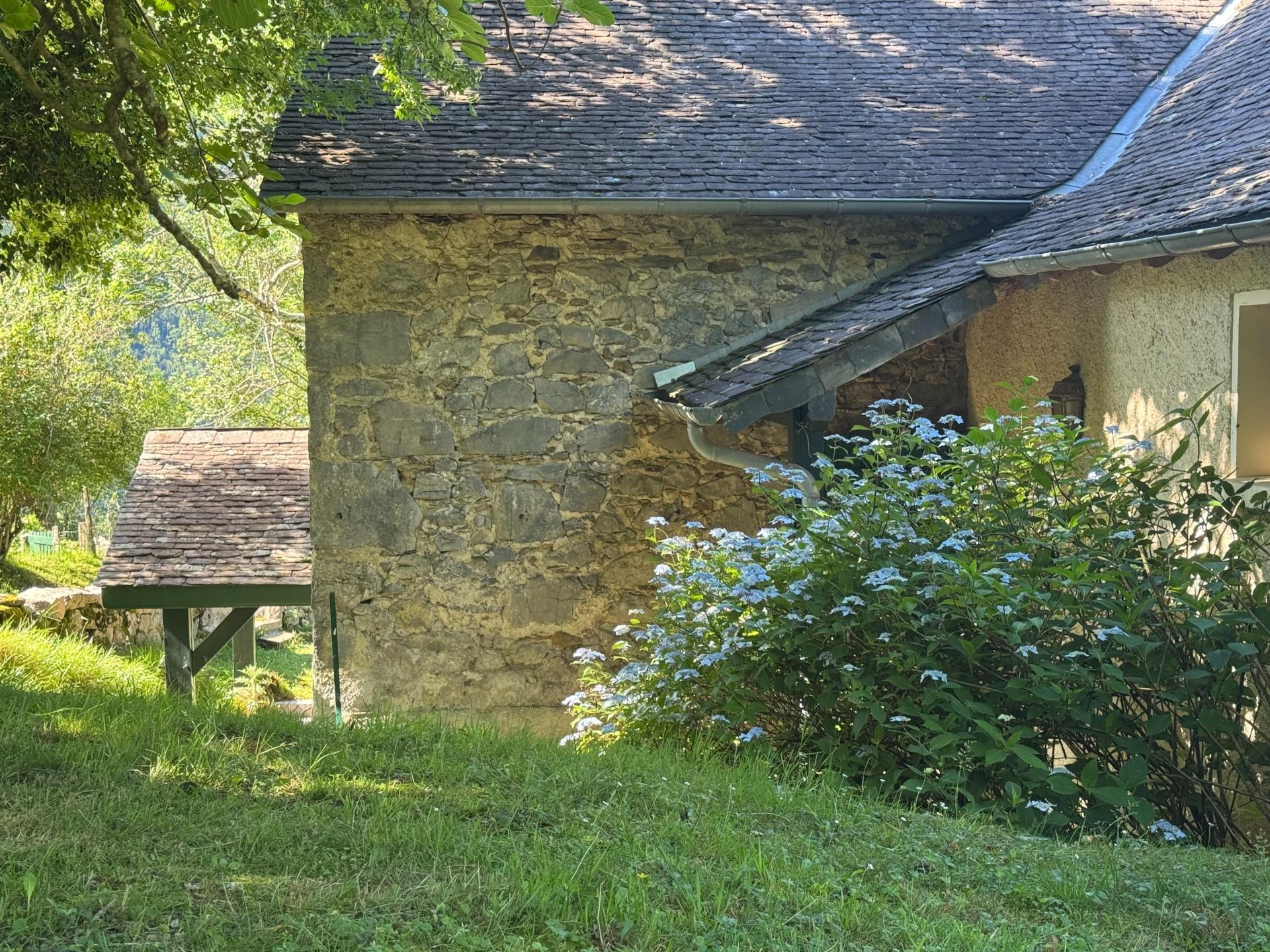 Photo 3 of the listing.