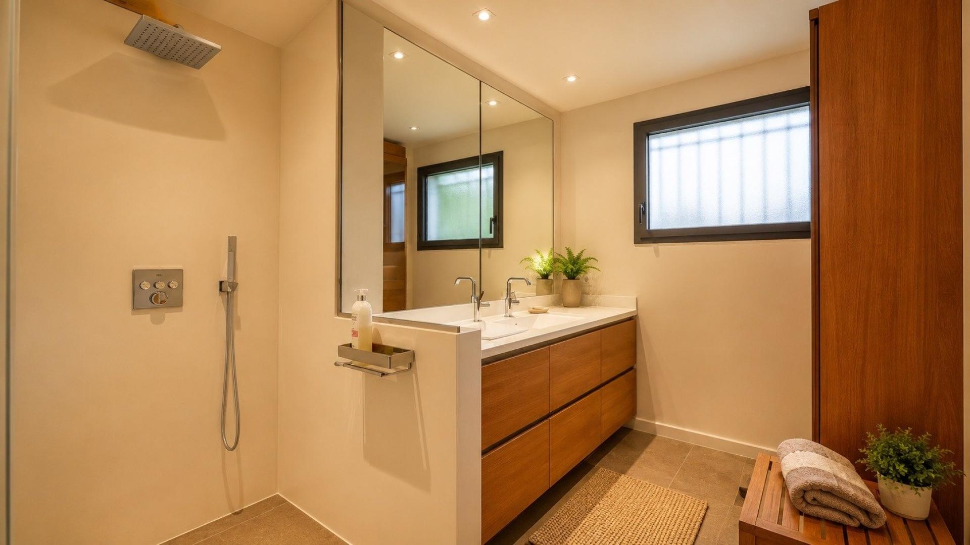 Photo 6 of the listing.