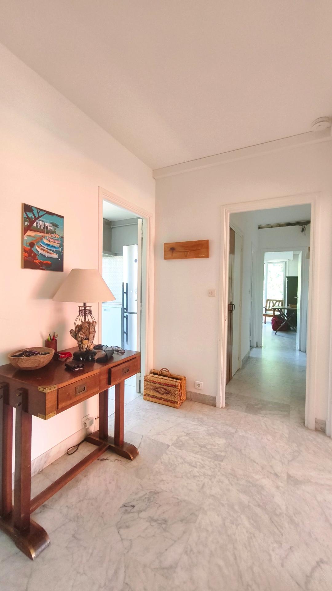 Photo 4 of the listing.
