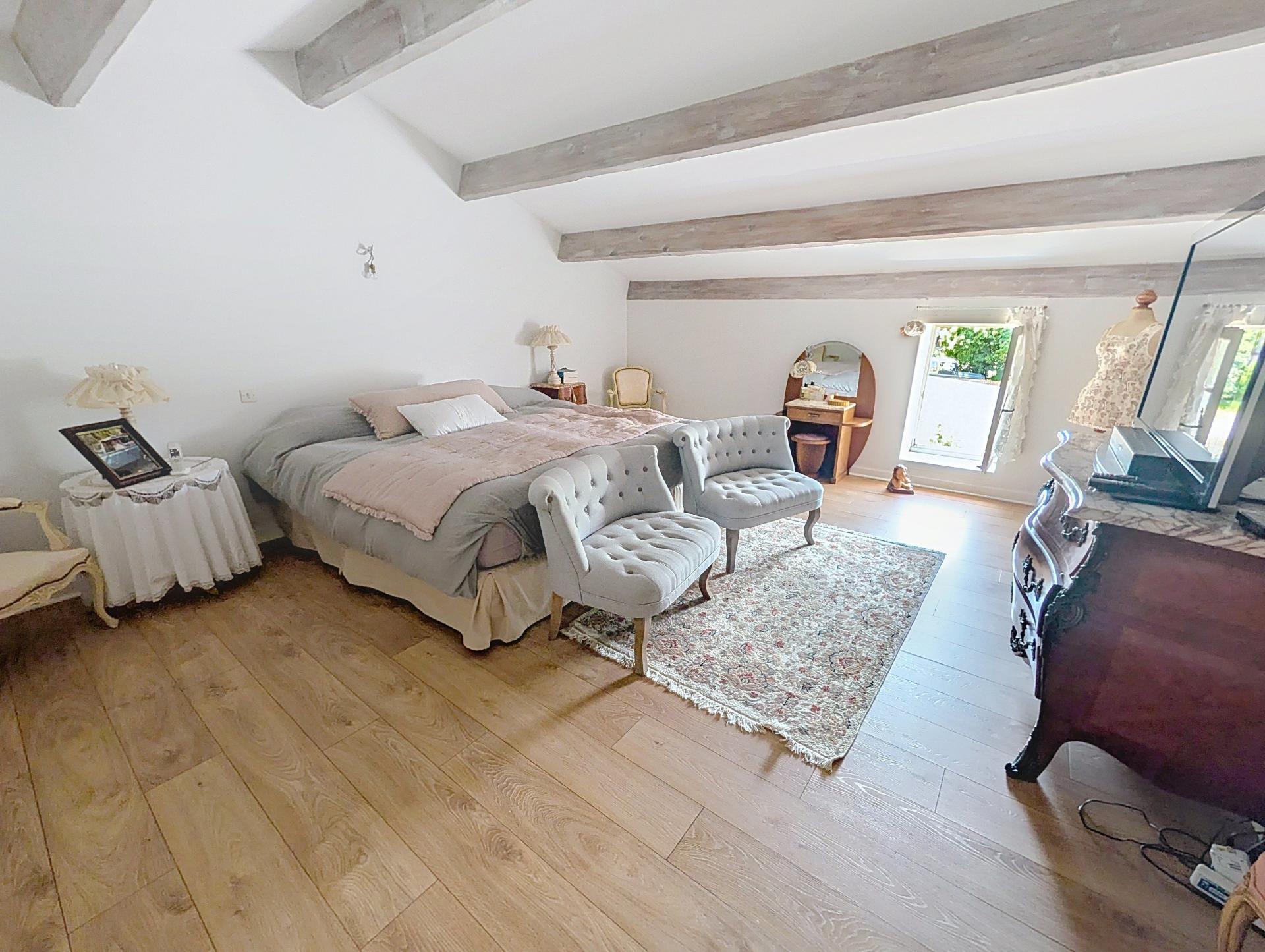 Photo 10 of the listing.