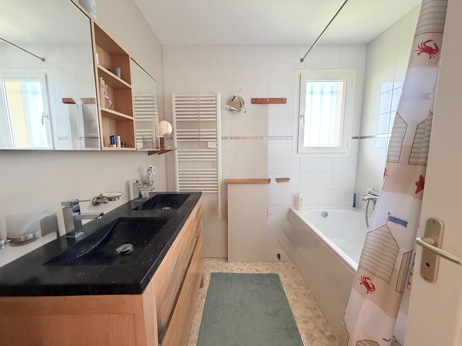 Photo 9 of the listing.