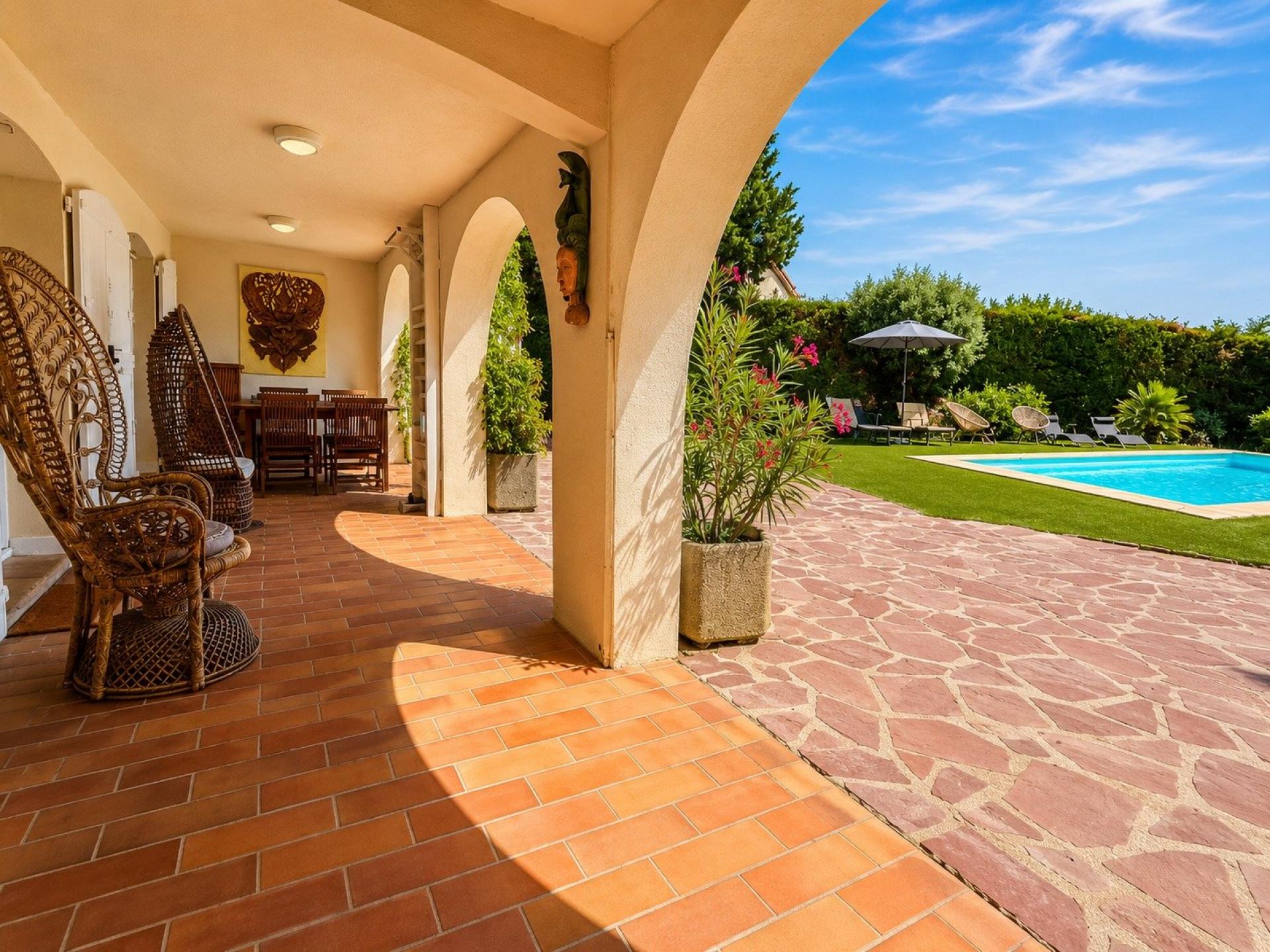 Photo 9 of the listing.