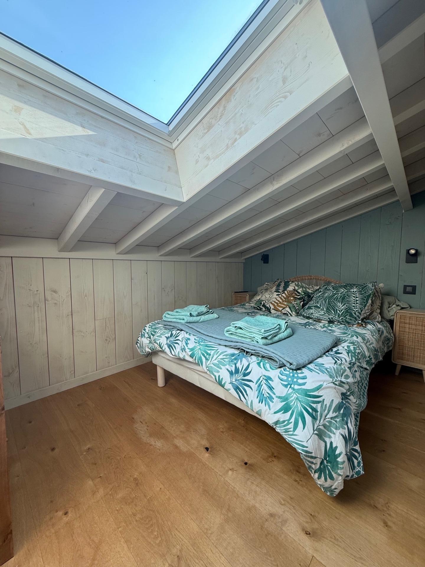 Photo 5 of the listing.