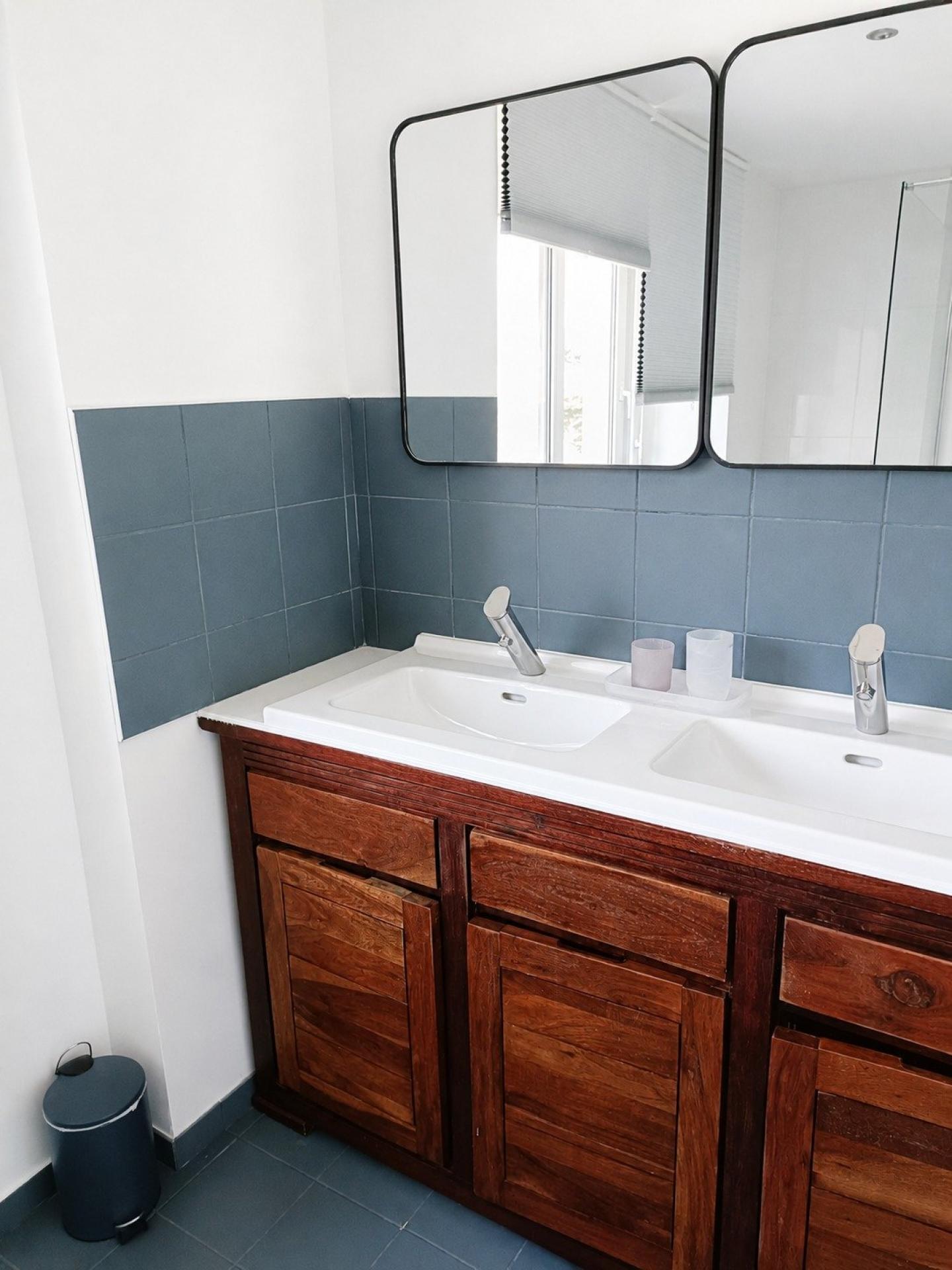 Photo 8 of the listing.
