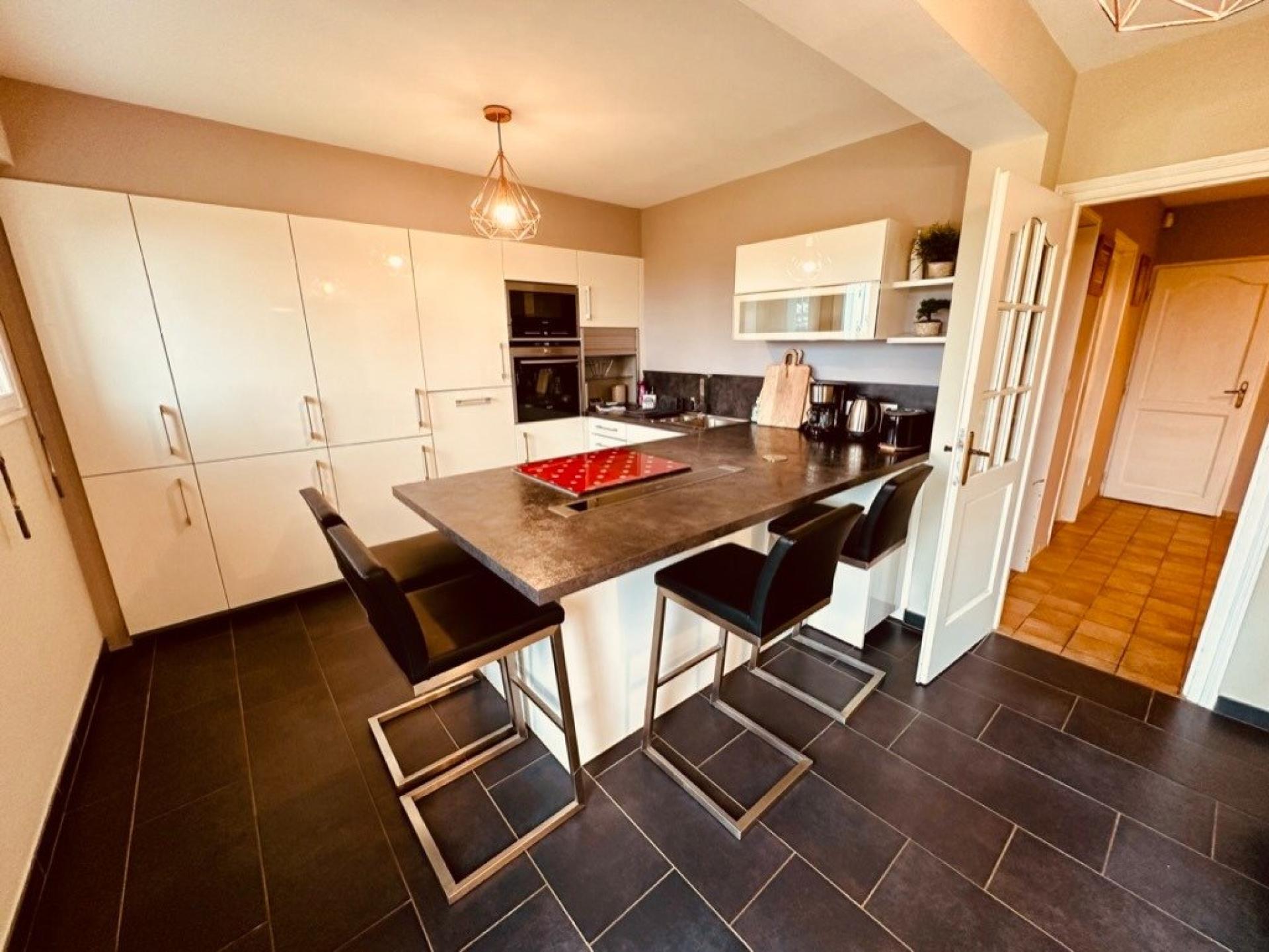 Photo 4 of the listing.