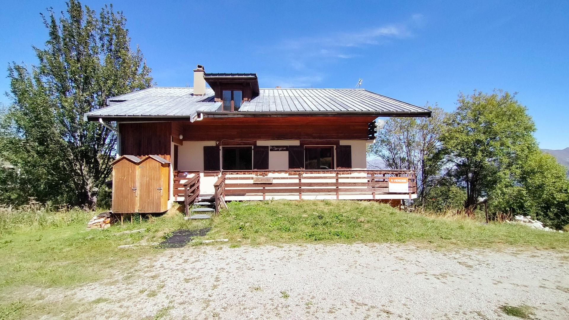 Photo 2 of the listing.
