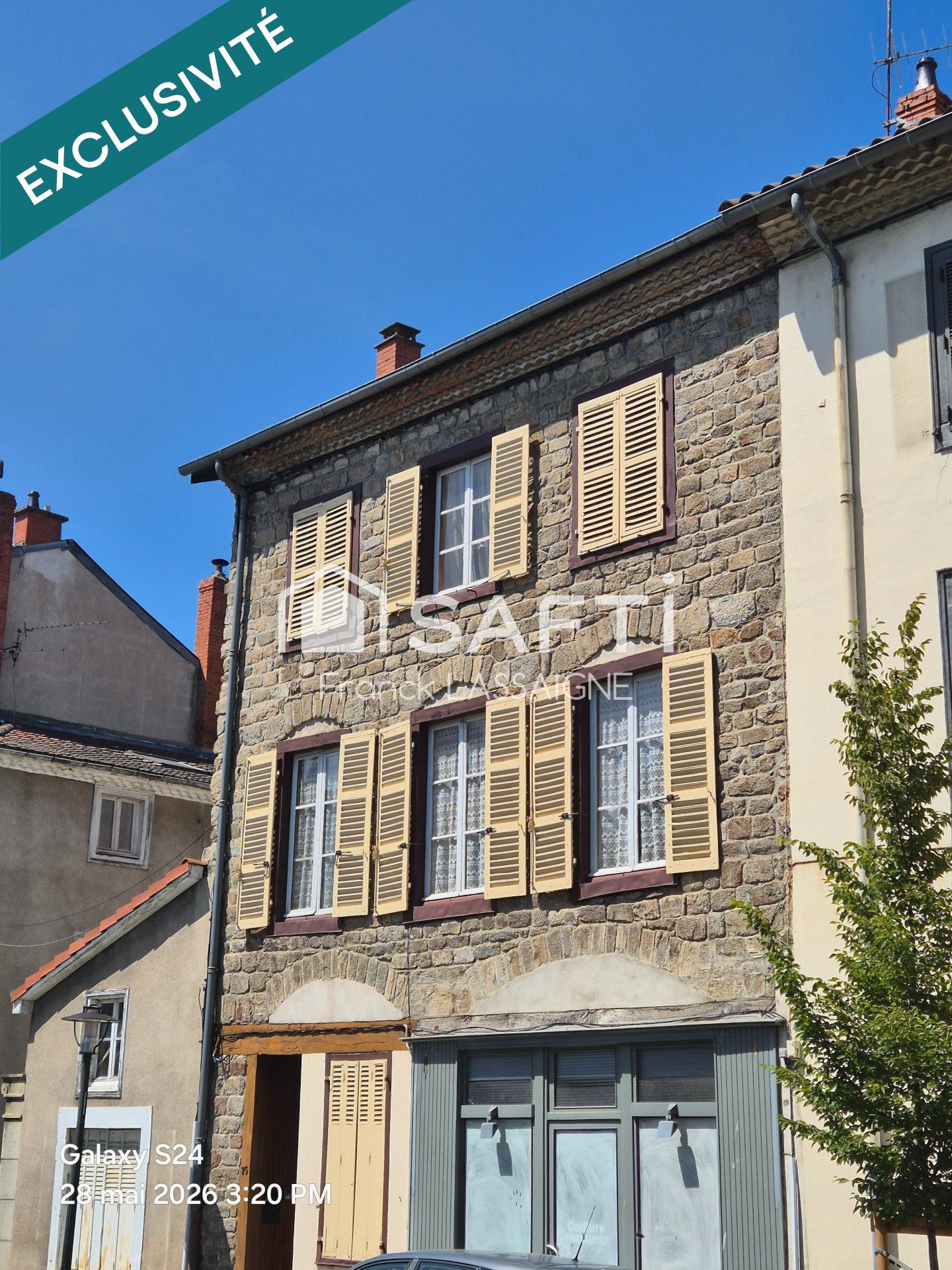 Ensemble immobilier avec cour et garage