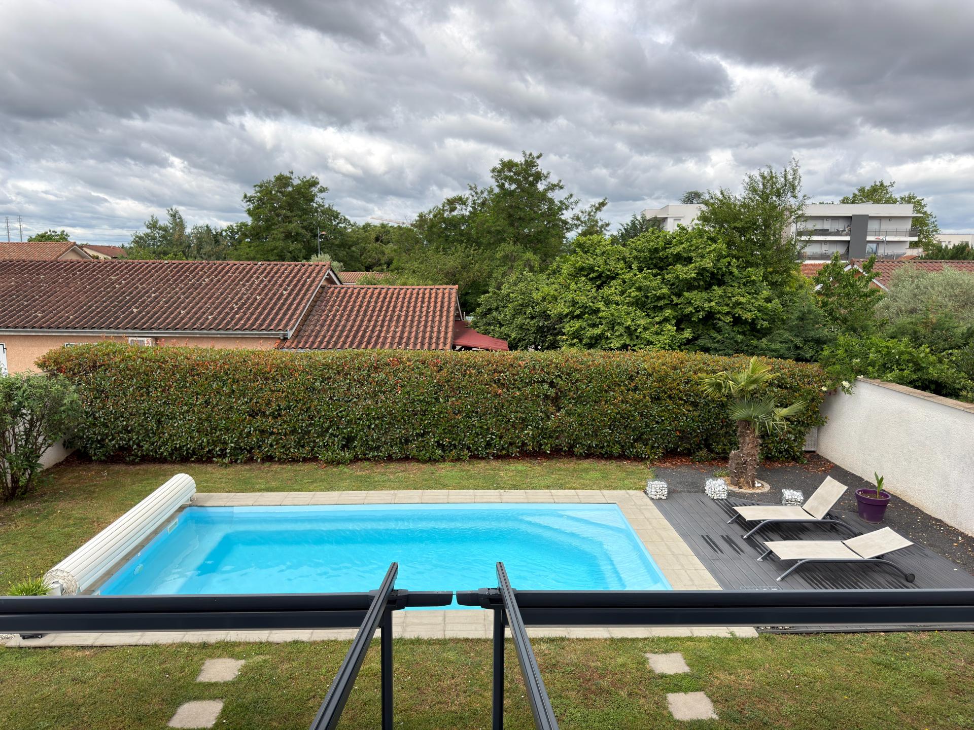 Photo 8 of the listing.