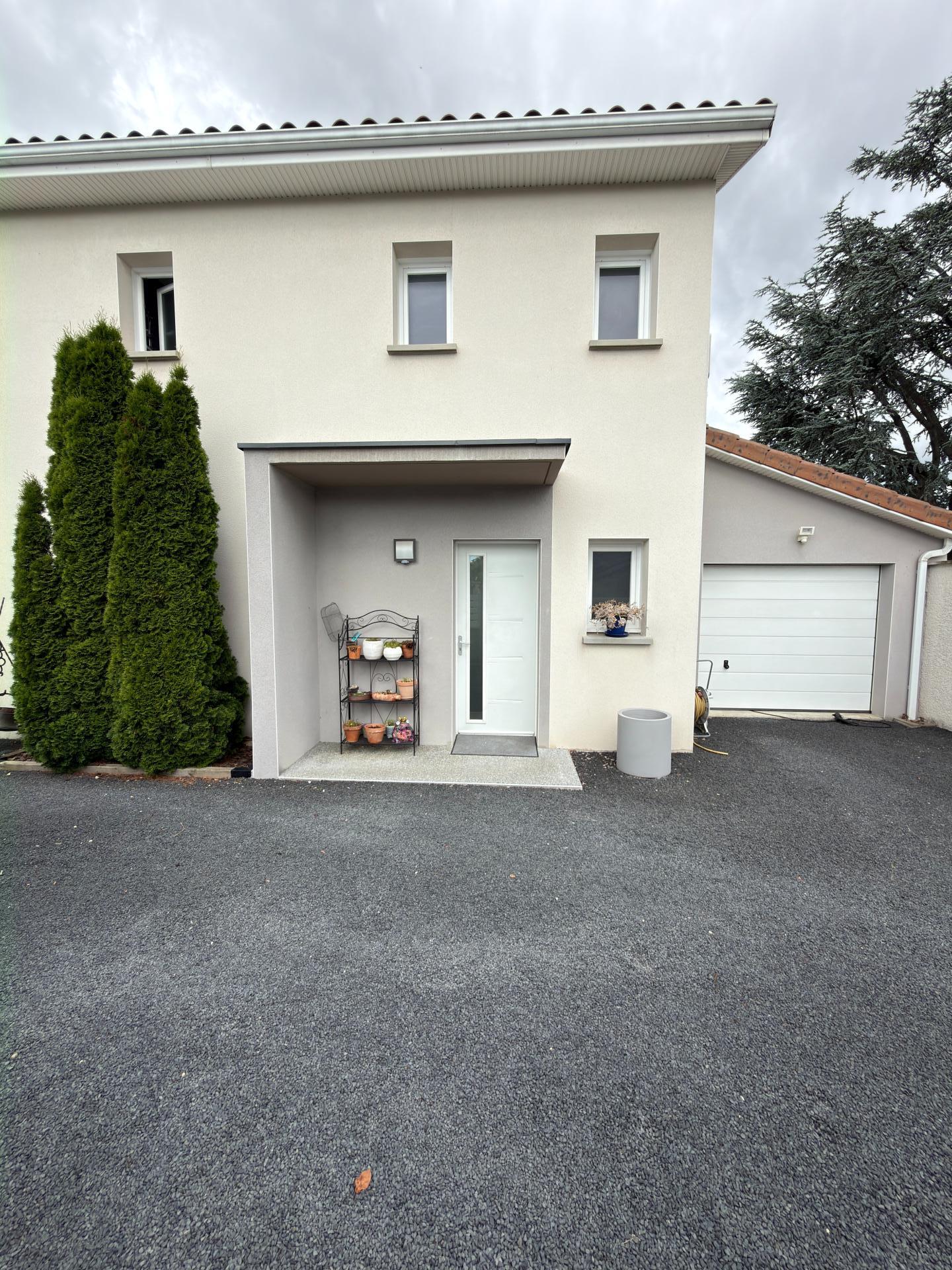 Photo 9 of the listing.